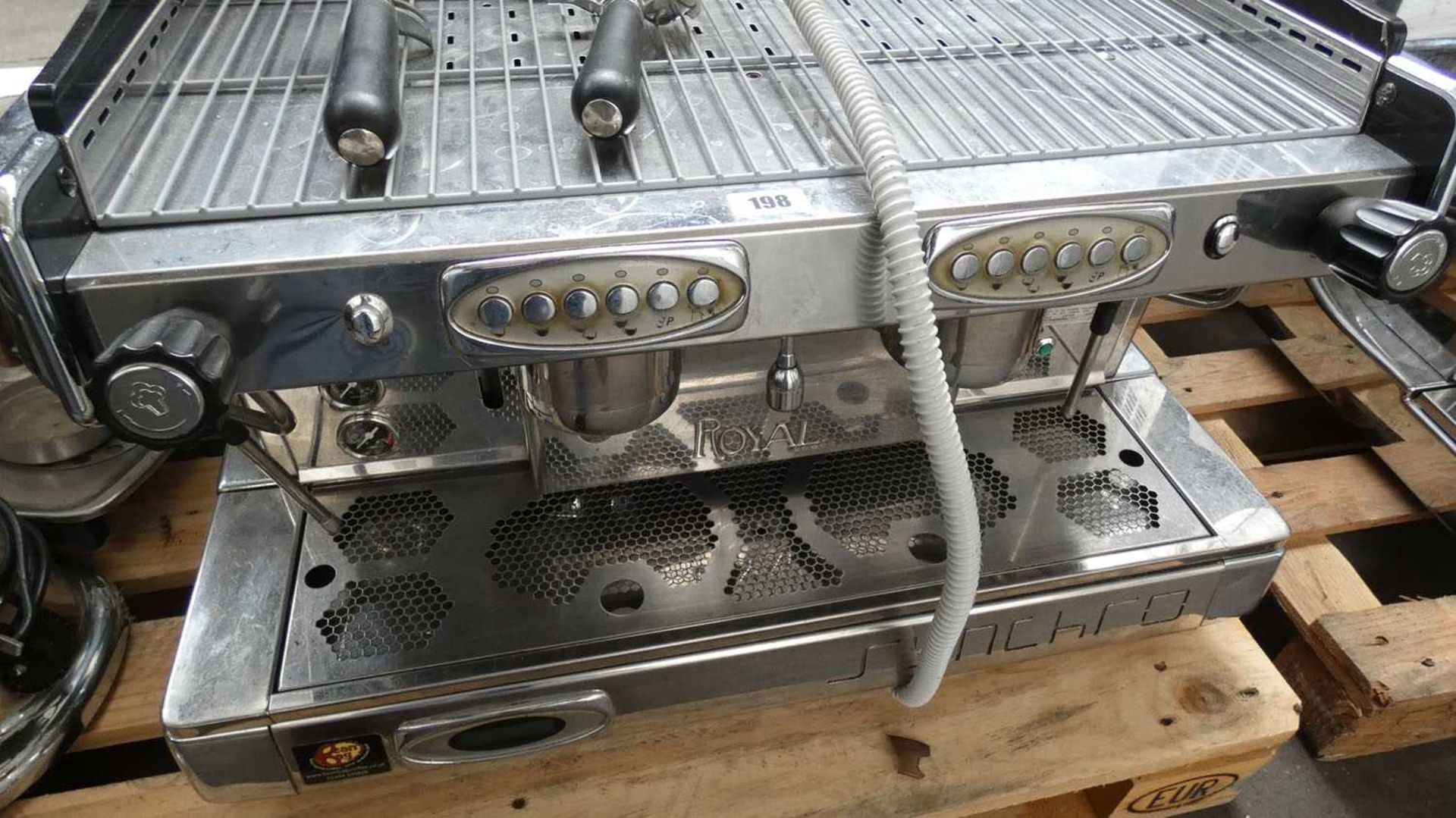 75cm Synchro Royal automatic barista 2 station coffee machine with 2 groupheads and associated - Image 3 of 3