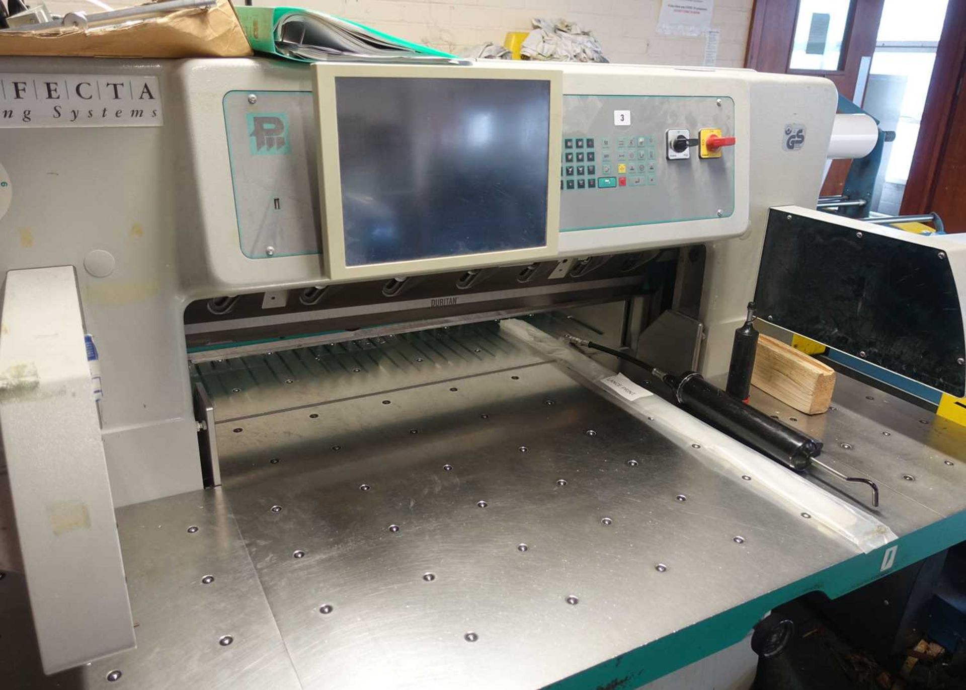 +VAT Perfecta model 92 HTVC guillotine, year 2008 with spare blade - Image 3 of 6