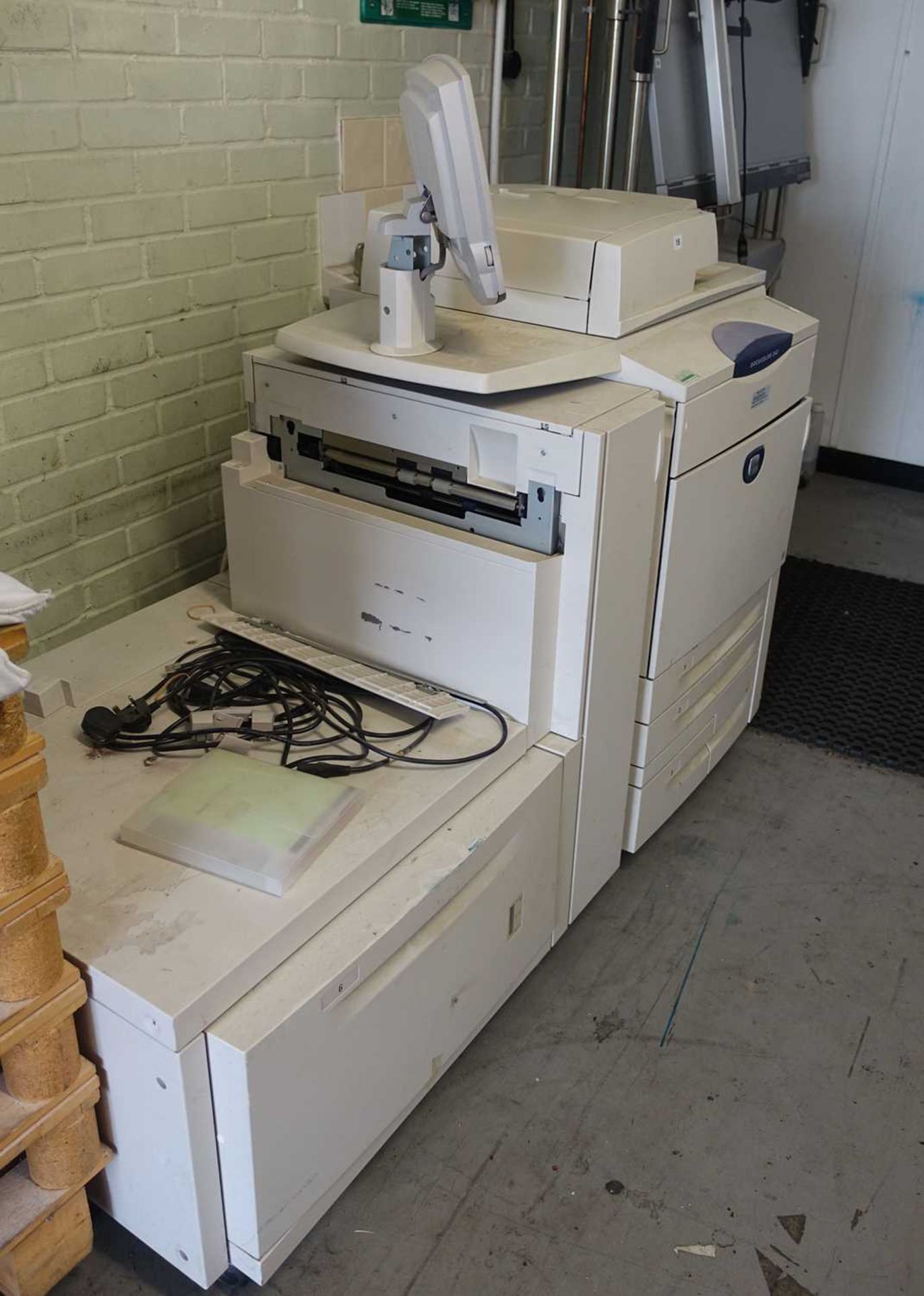 +VAT Xerox model DOCUCOLOUR 242 digital printer stripped for spares - Image 3 of 3