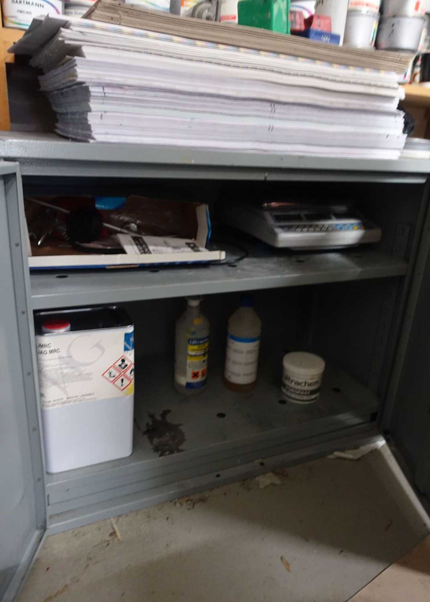 +VAT 2 metal 2 door cabinets - Image 4 of 4