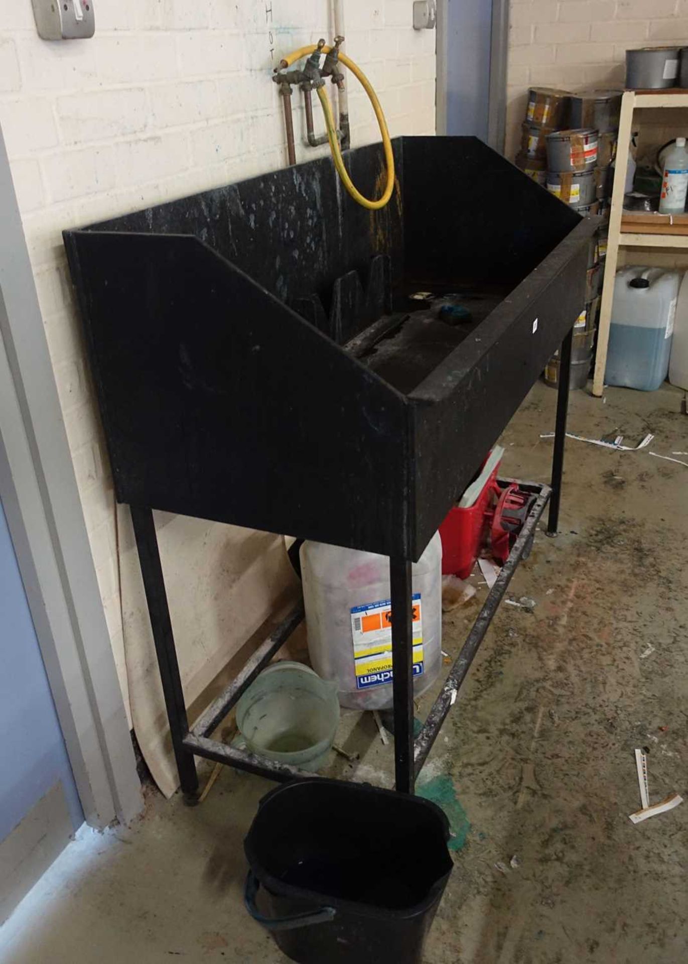 +VAT Plastic wash tank on metal frame - Image 2 of 2