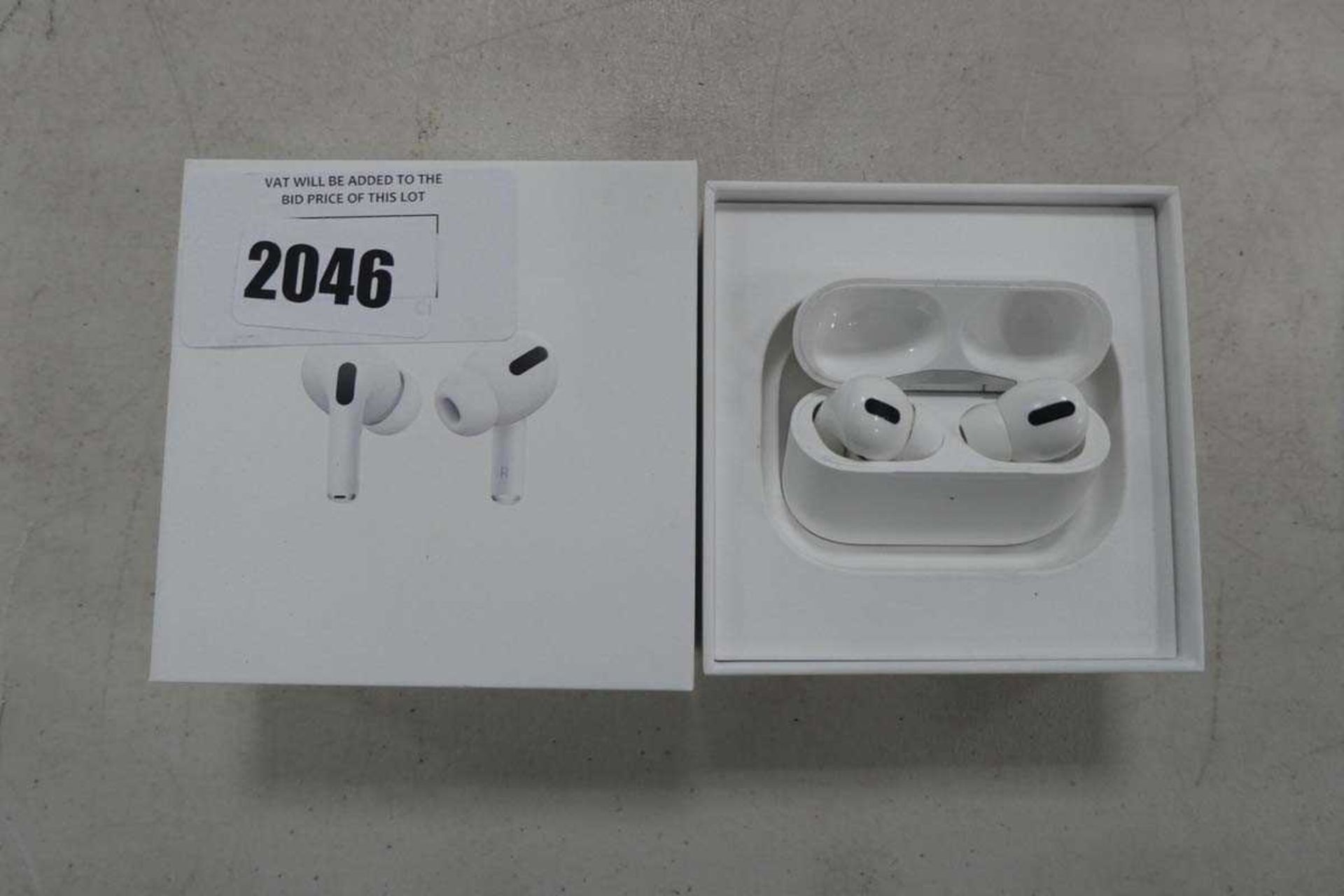 +VAT Apple AirPods Pro with wireless charging case and box