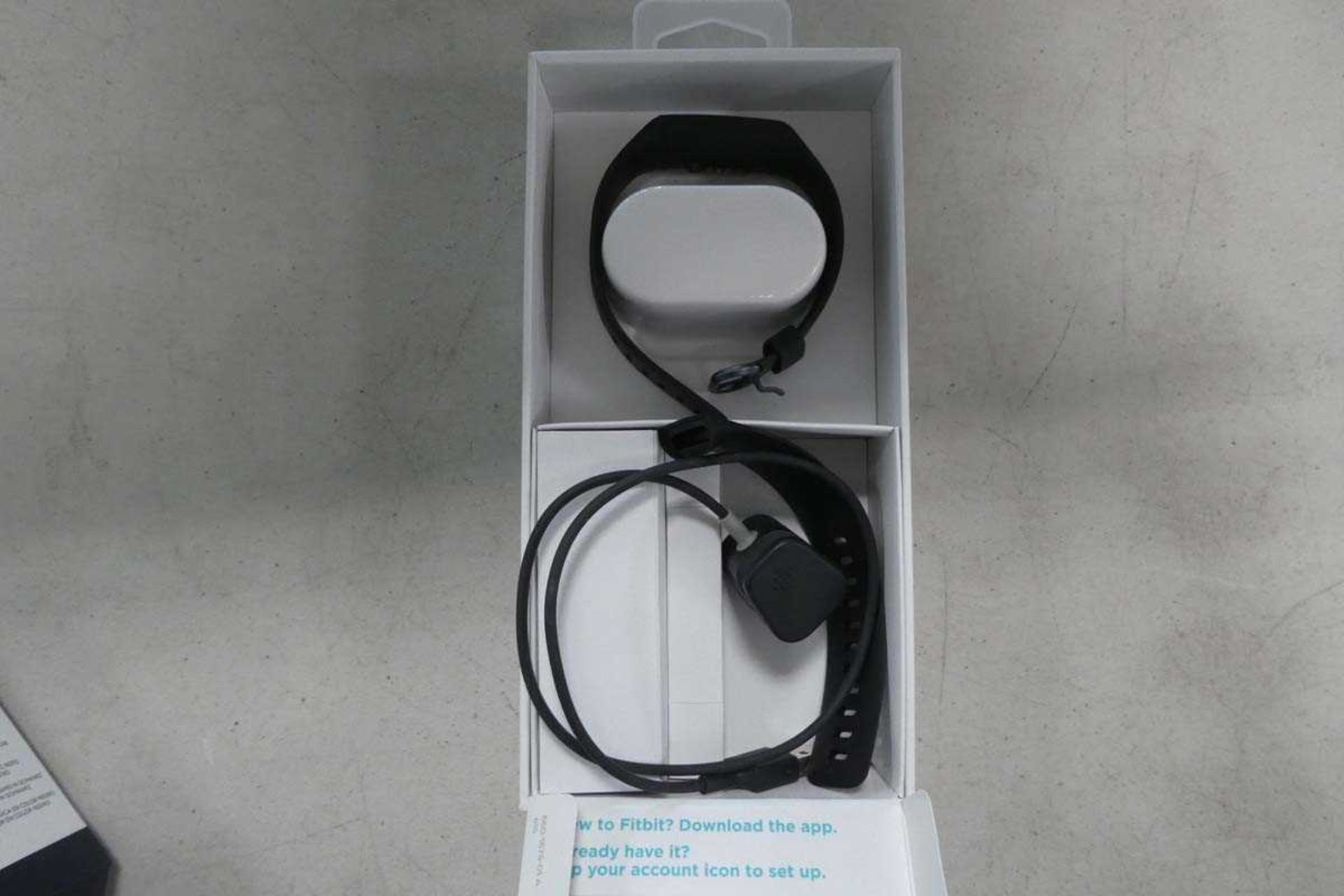 +VAT FitBit Charge 4 fitness tracker in box - Image 2 of 2