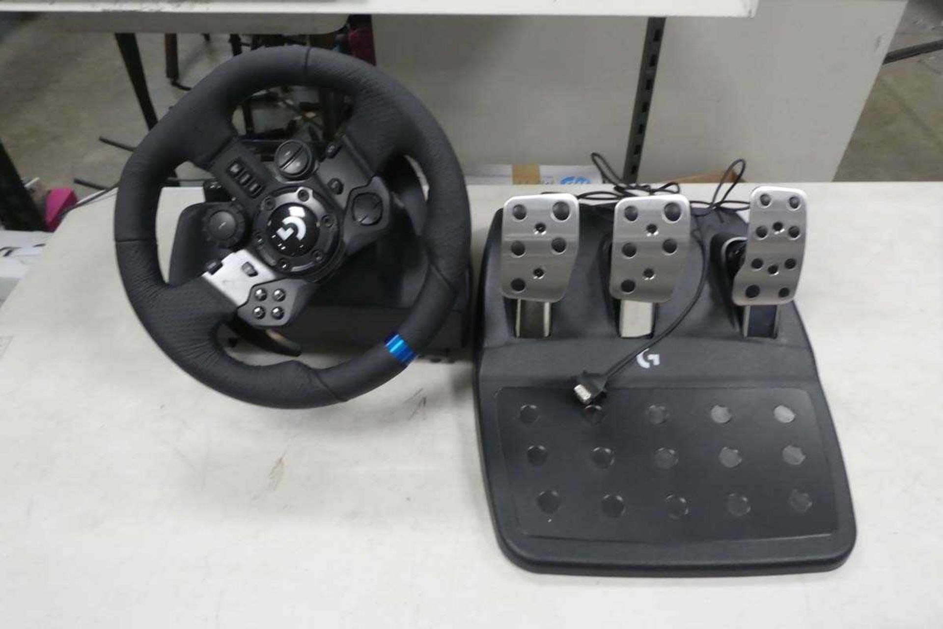 +VAT Logitech G923 true force racing wheel with pedals for Playstation - Image 2 of 2