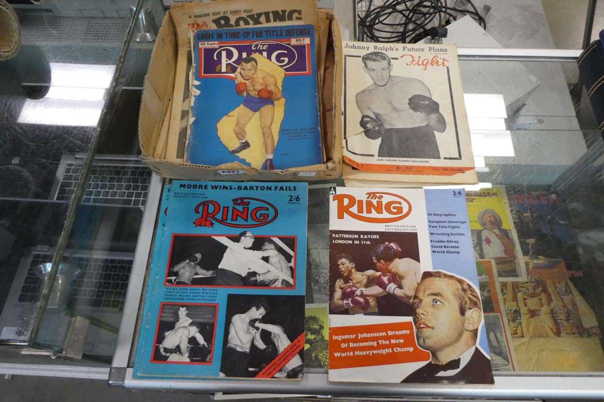 Selection of The Ring and other boxing publication sporting memorabilia