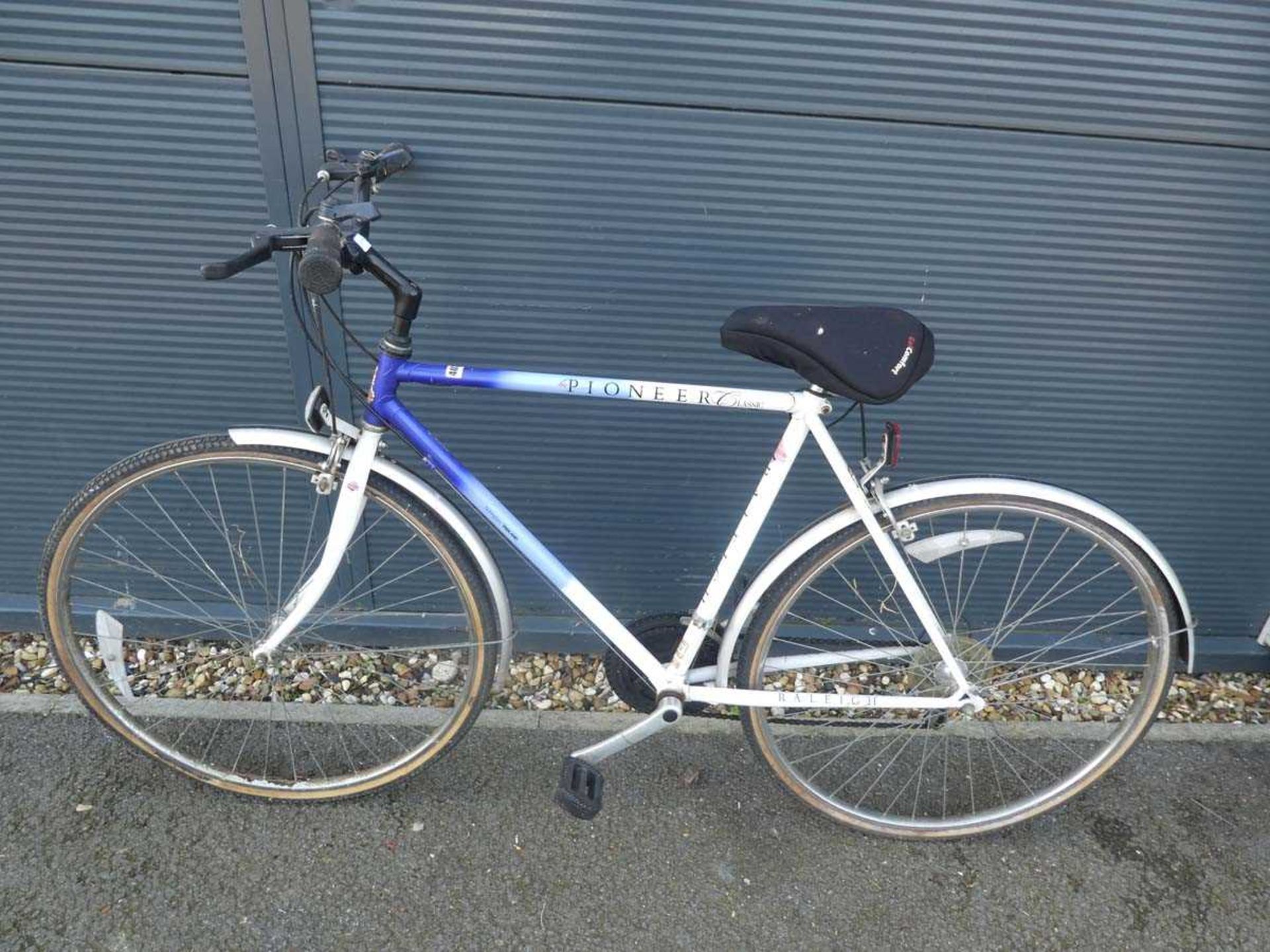 Raleigh Pioneer white and blue gents bike