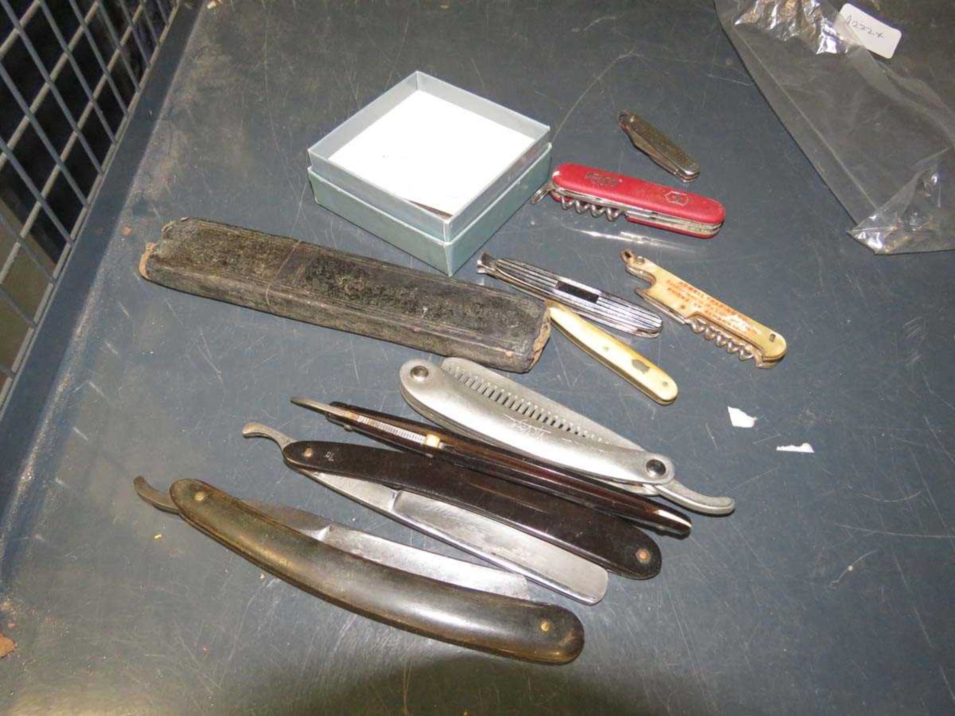 Quantity of razor blades and pen knives