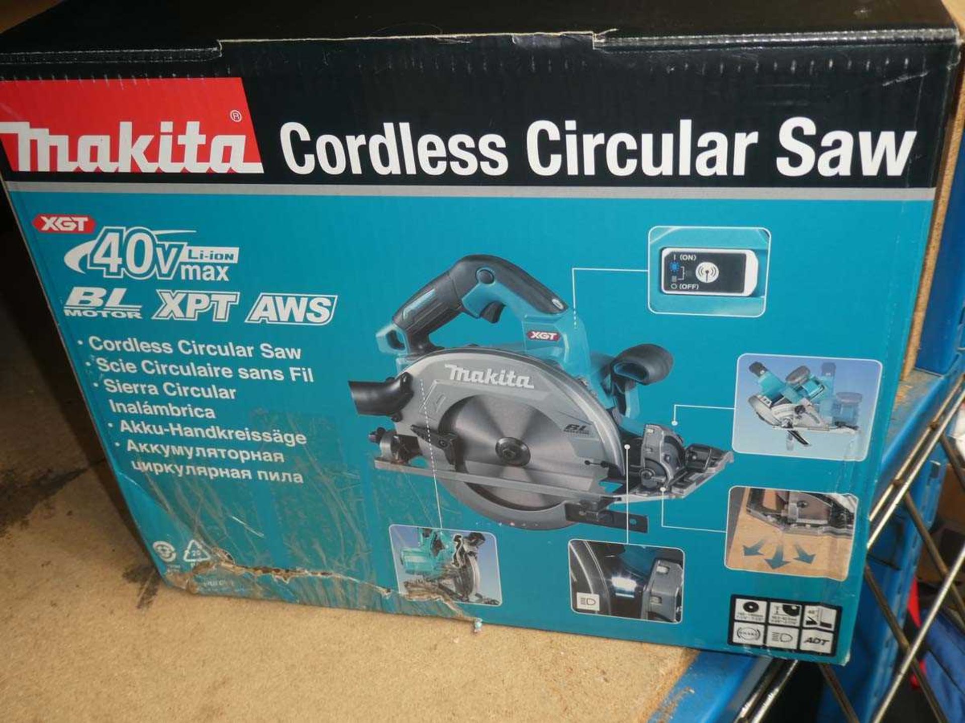 +VAT Makita cordless circular saw complete with one battery and charger