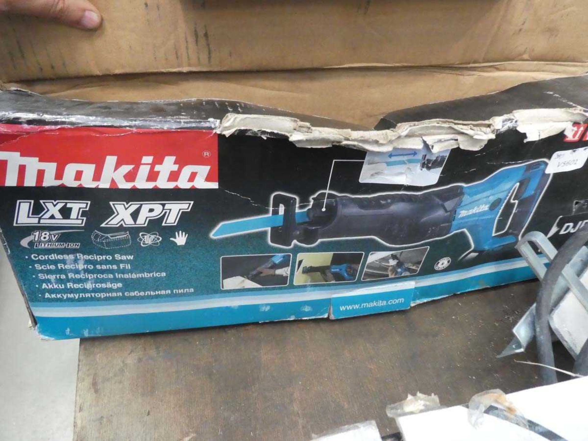 Makita reciprocating saw, no battery or charger