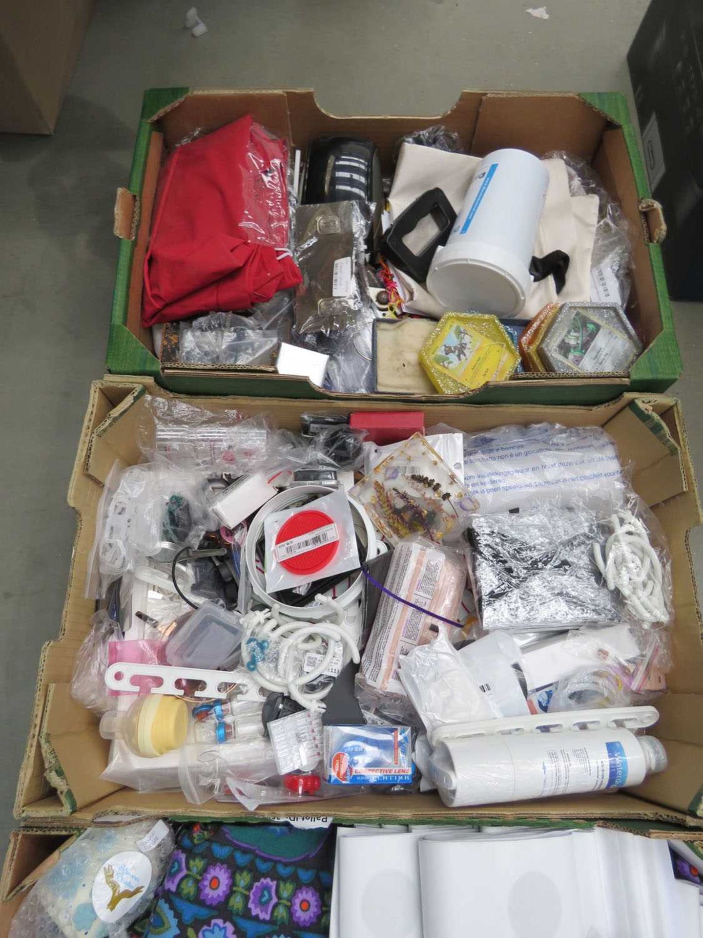 8 trays of mixed miscellaneous items, medical wear, golf balls, etc. - Image 6 of 6