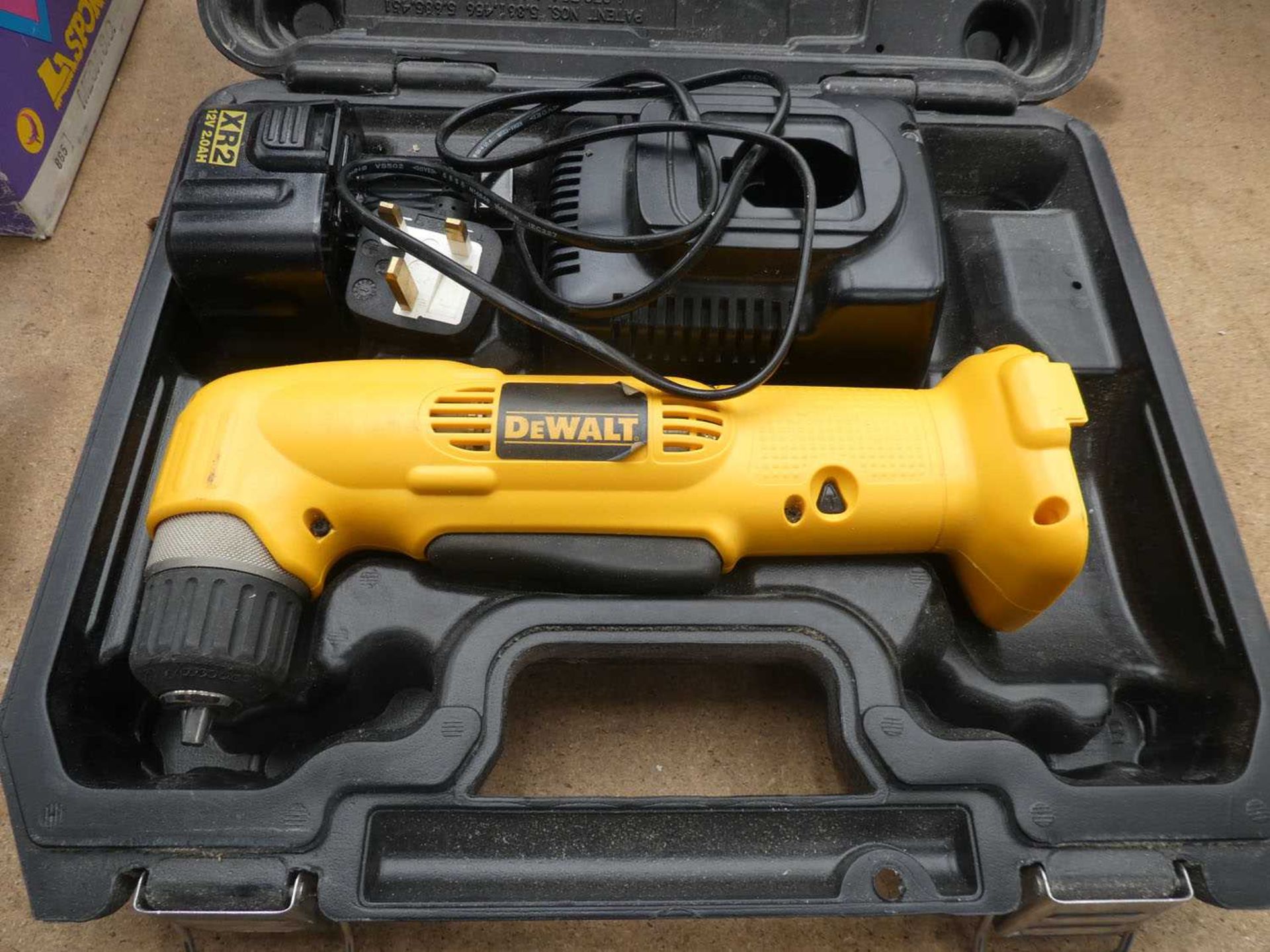 Dewalt angle drill with 1 battery and charger