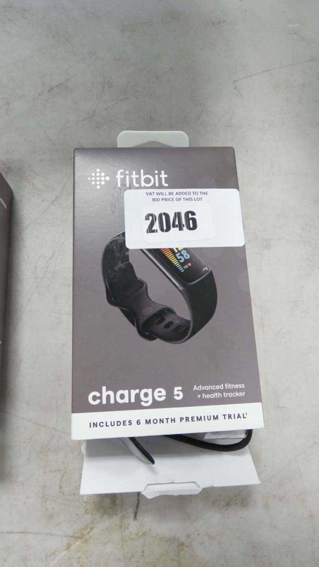 +VAT Fitbit Charge 5 fitness tracker in box