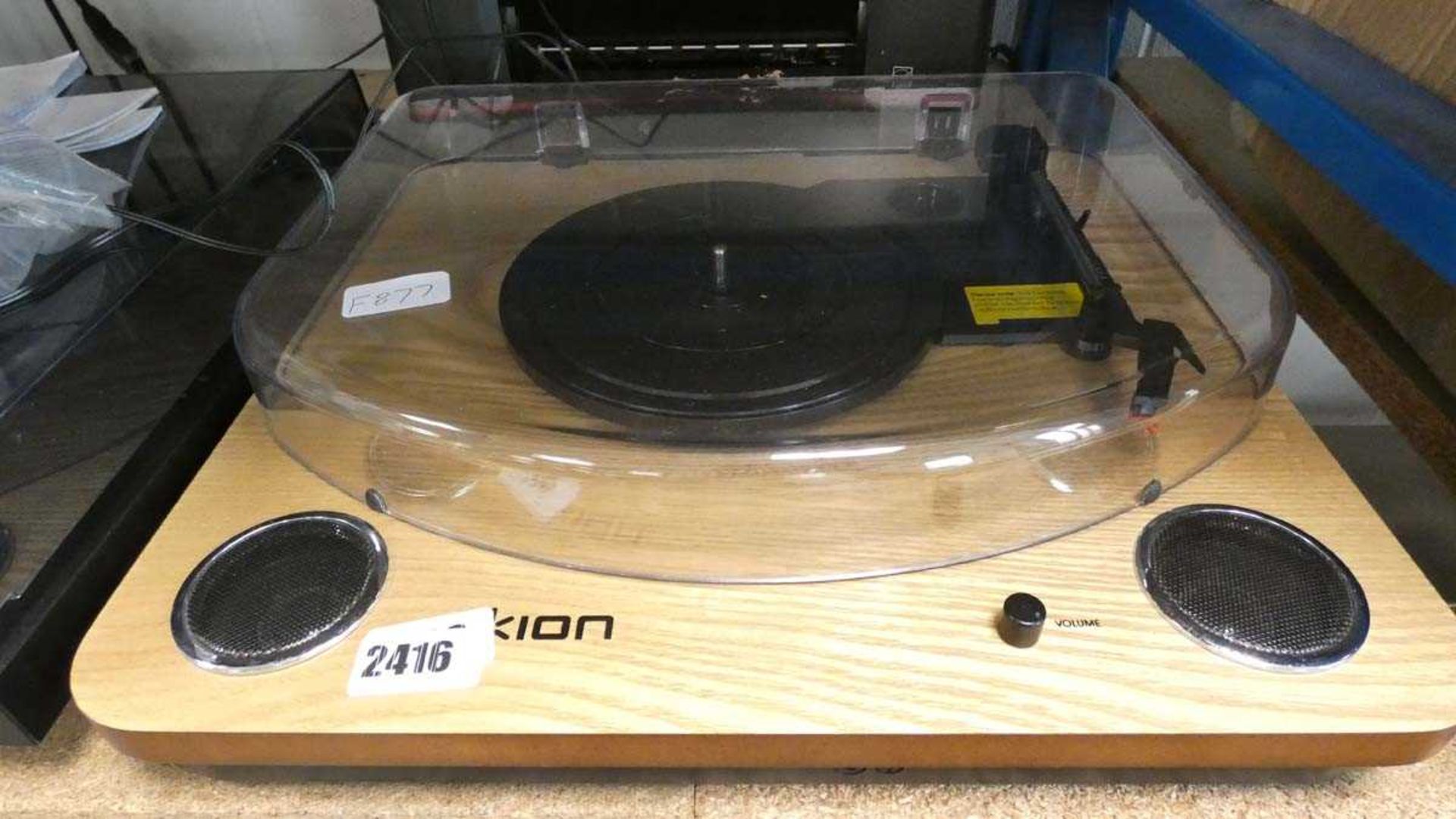 Ion turntable with psu