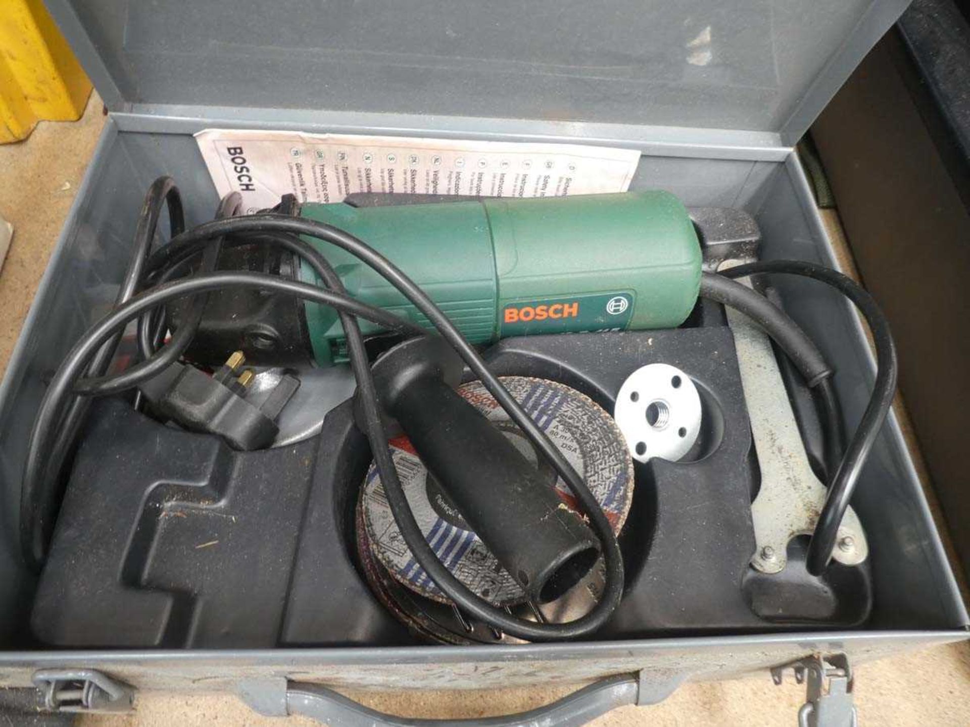 Bosch 240v grinder in metal carry case
