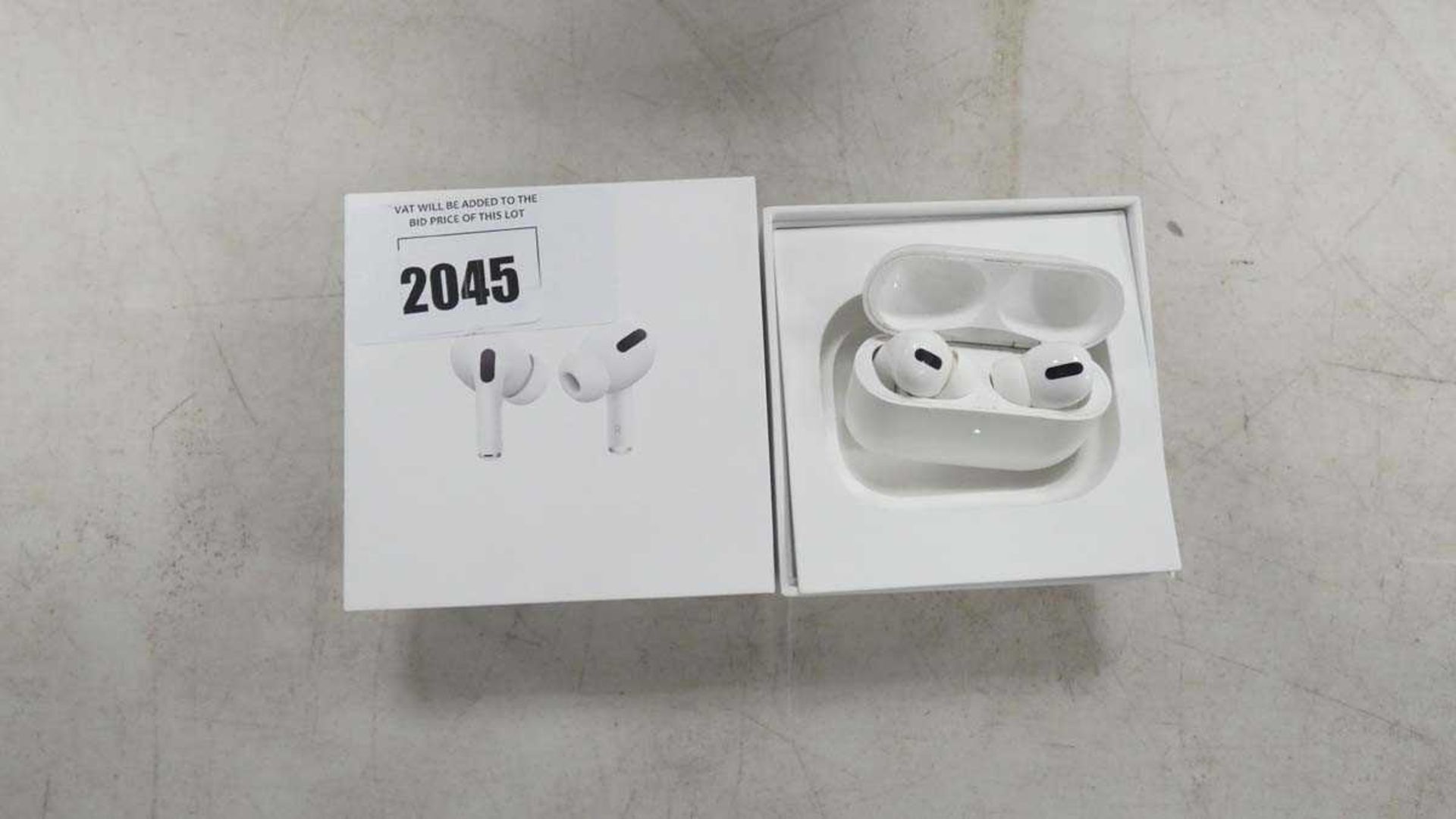 +VAT Apple airpods pro with wireless charging case and box