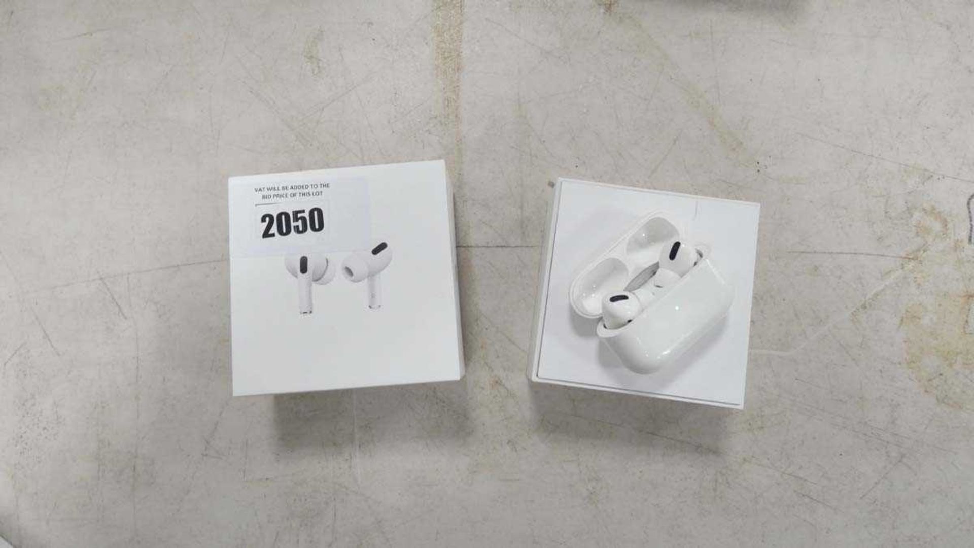 +VAT Apple airpods pro with wireless charging case and box