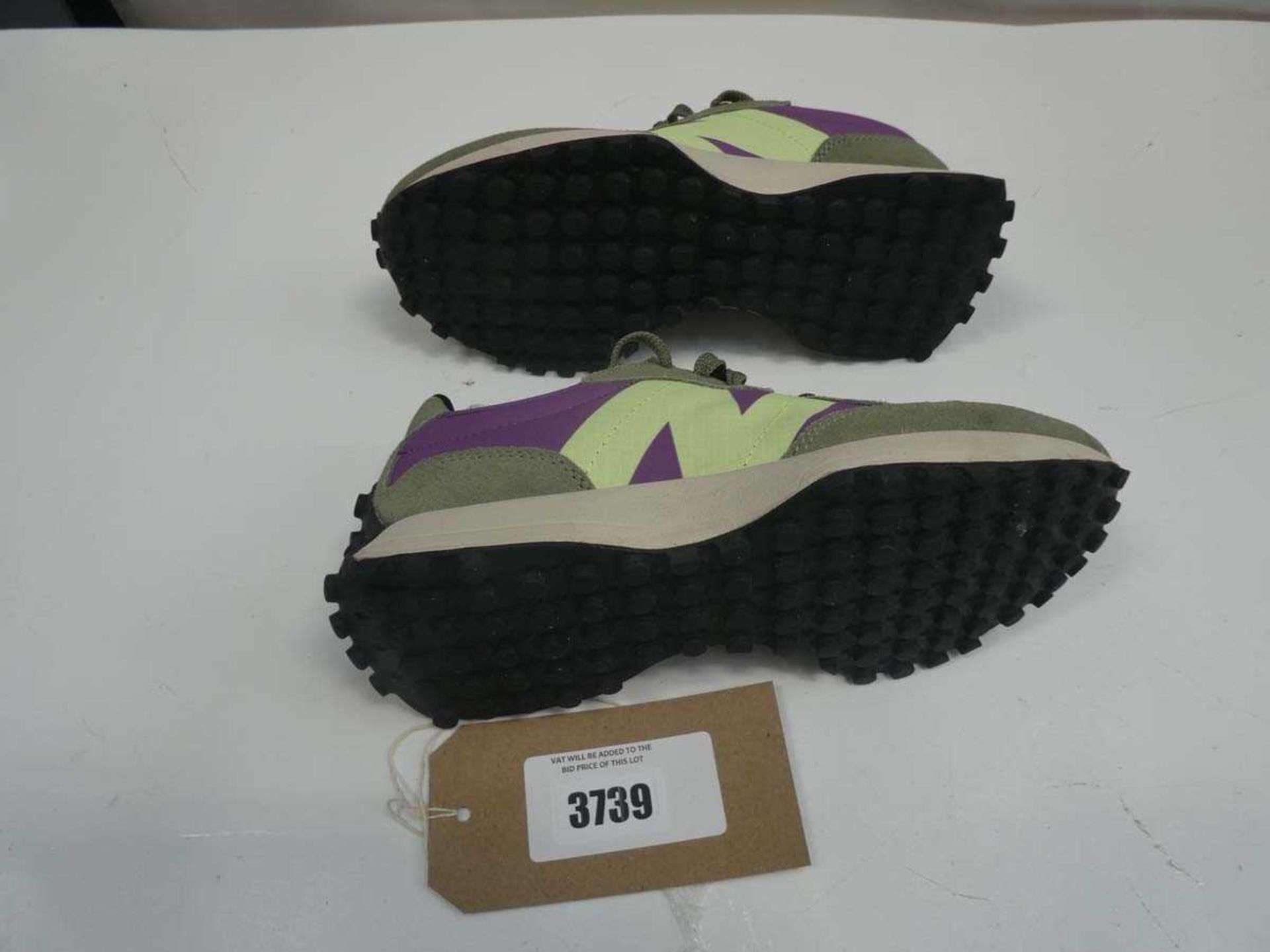 +VAT Pair of New Balance trainers in green / plum, size UK 5 - Image 2 of 2