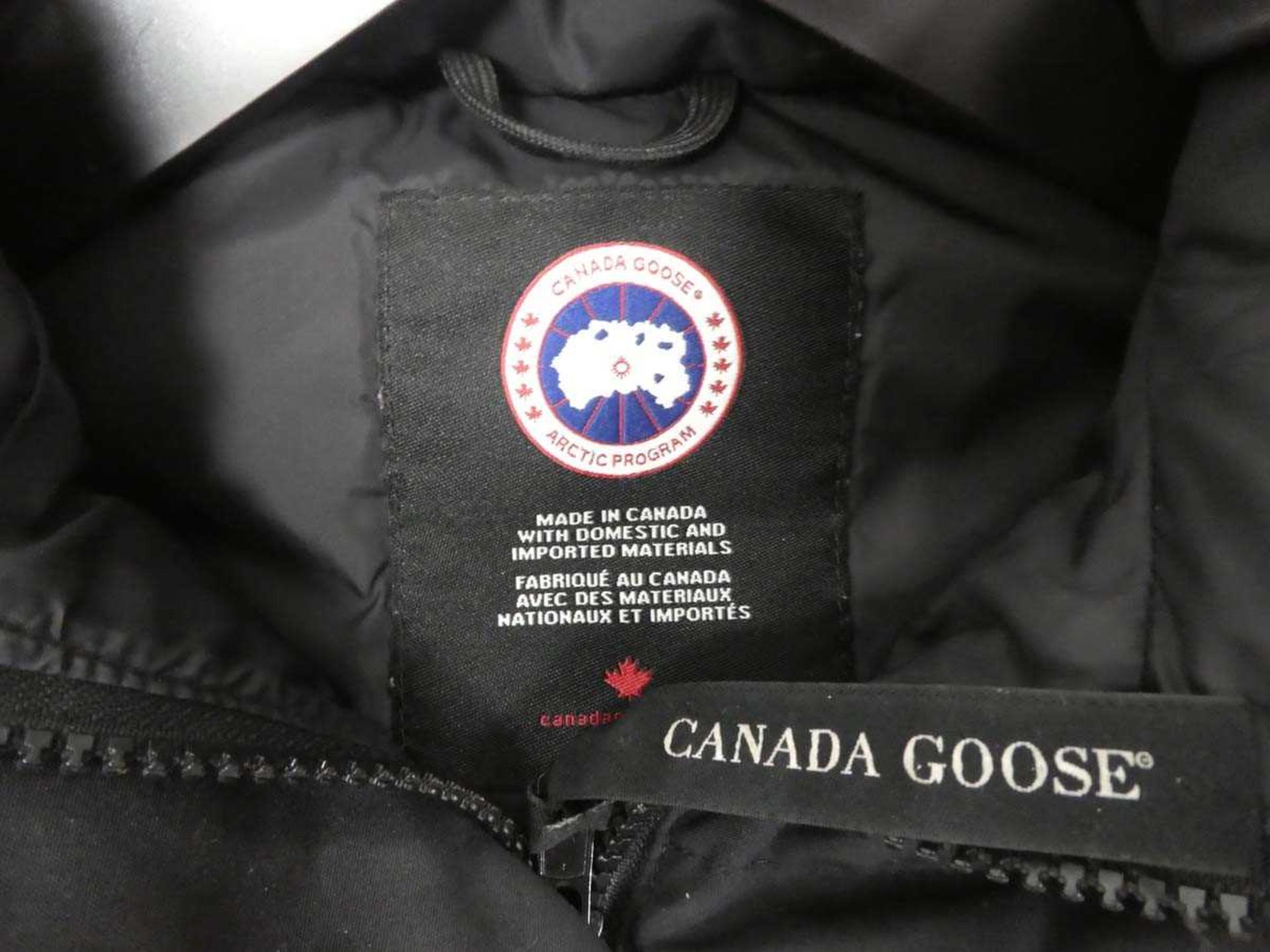 +VAT Canada Goose ladies gilet jacket in black size 2XS with box, hanger and garment bag (some signs - Image 4 of 6