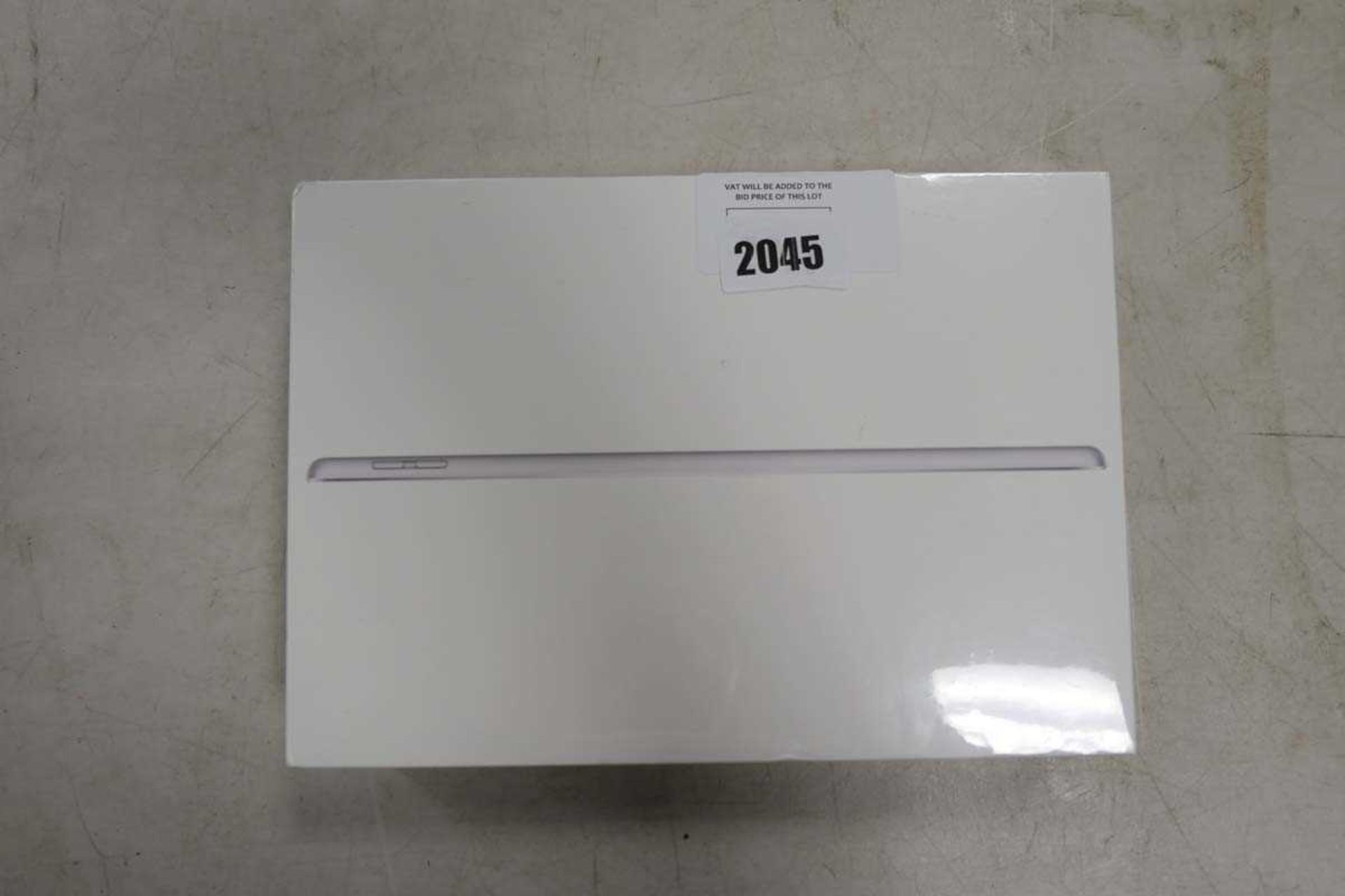 +VAT Apple iPad 9th generation Wi-Fi only in silver model: A2602, 64gb unit in sealed box