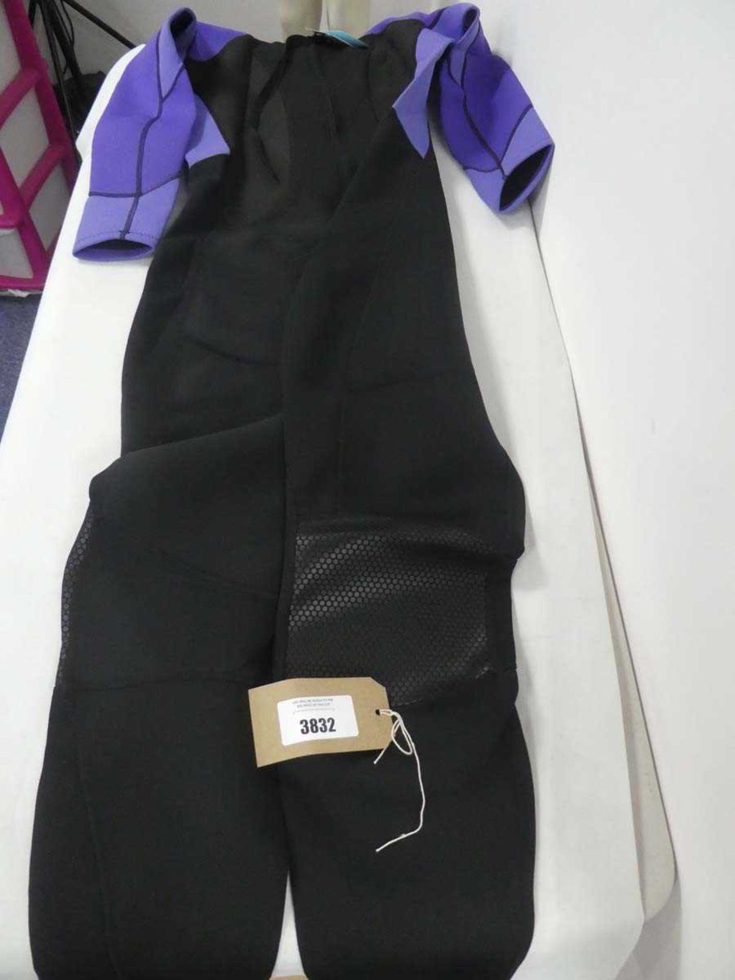 +VAT Mountain Warehouse full women's wetsuit, size 20-22 (bagged)