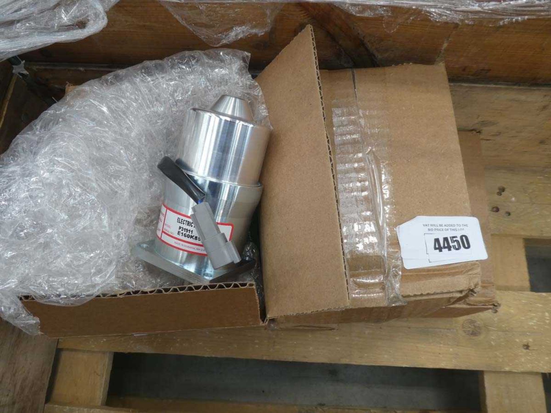 +VAT 5 boxes of electric actuator American Governors