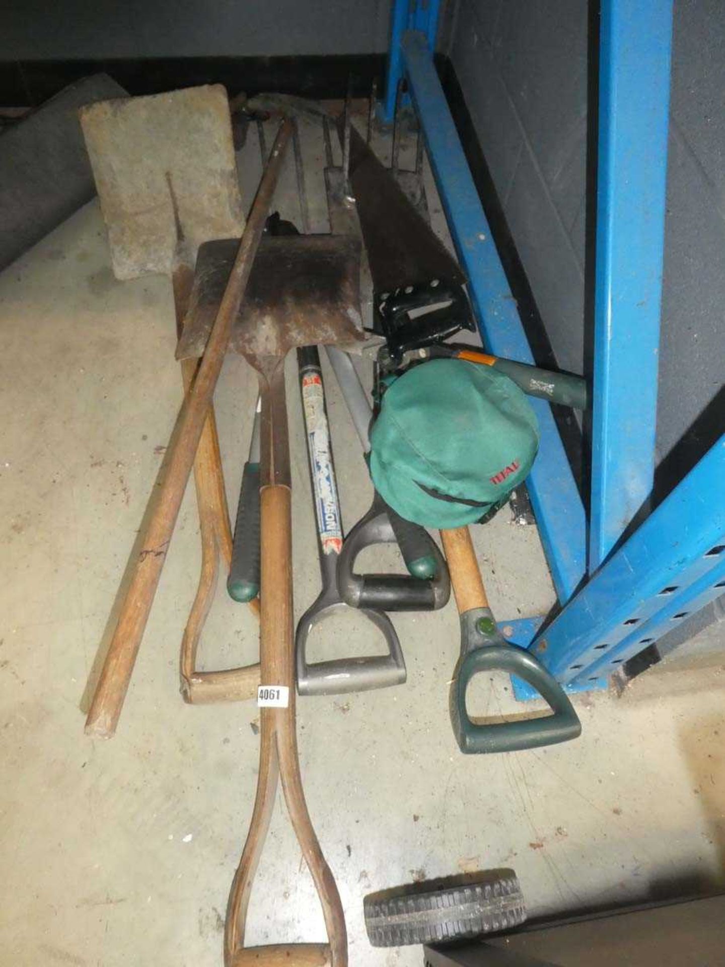 Small quantity of assorted garden tools inc. shovels, forks, edging trowels etc.