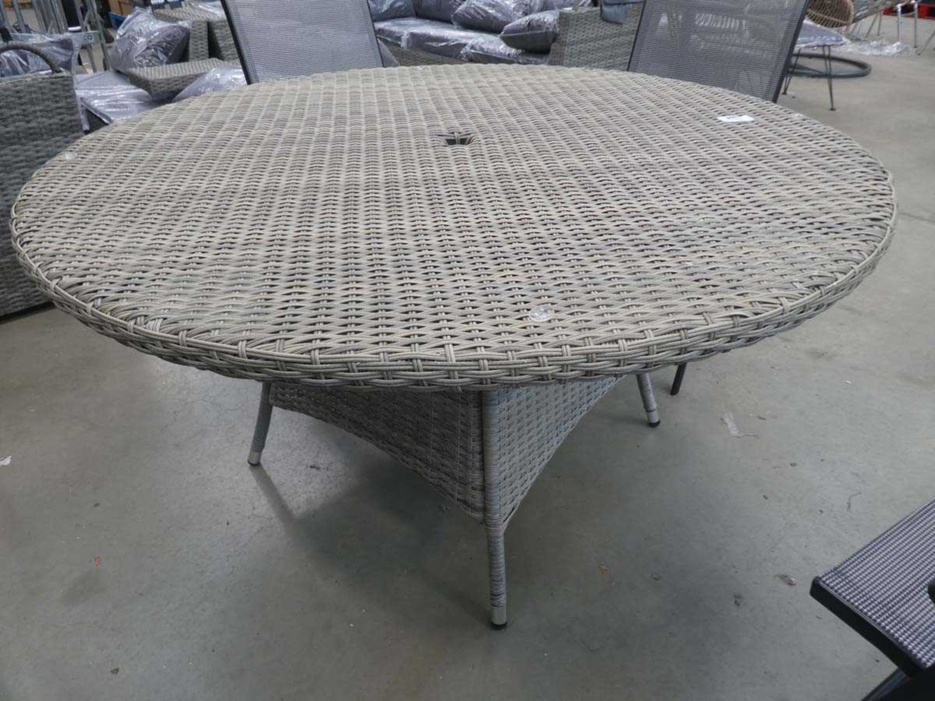 +VAT Round rattan garden table