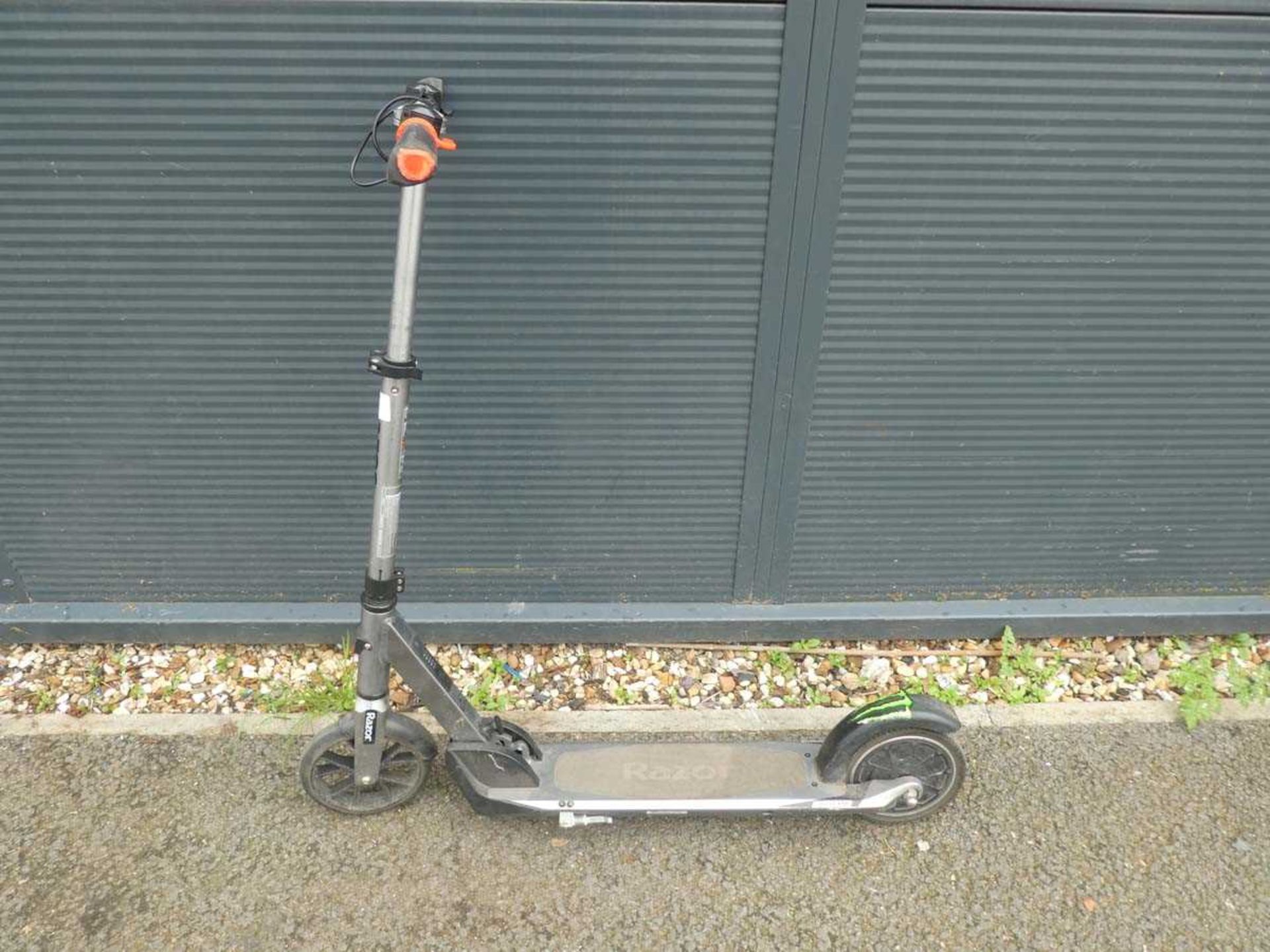 +VAT Razor electric scooter, no charger