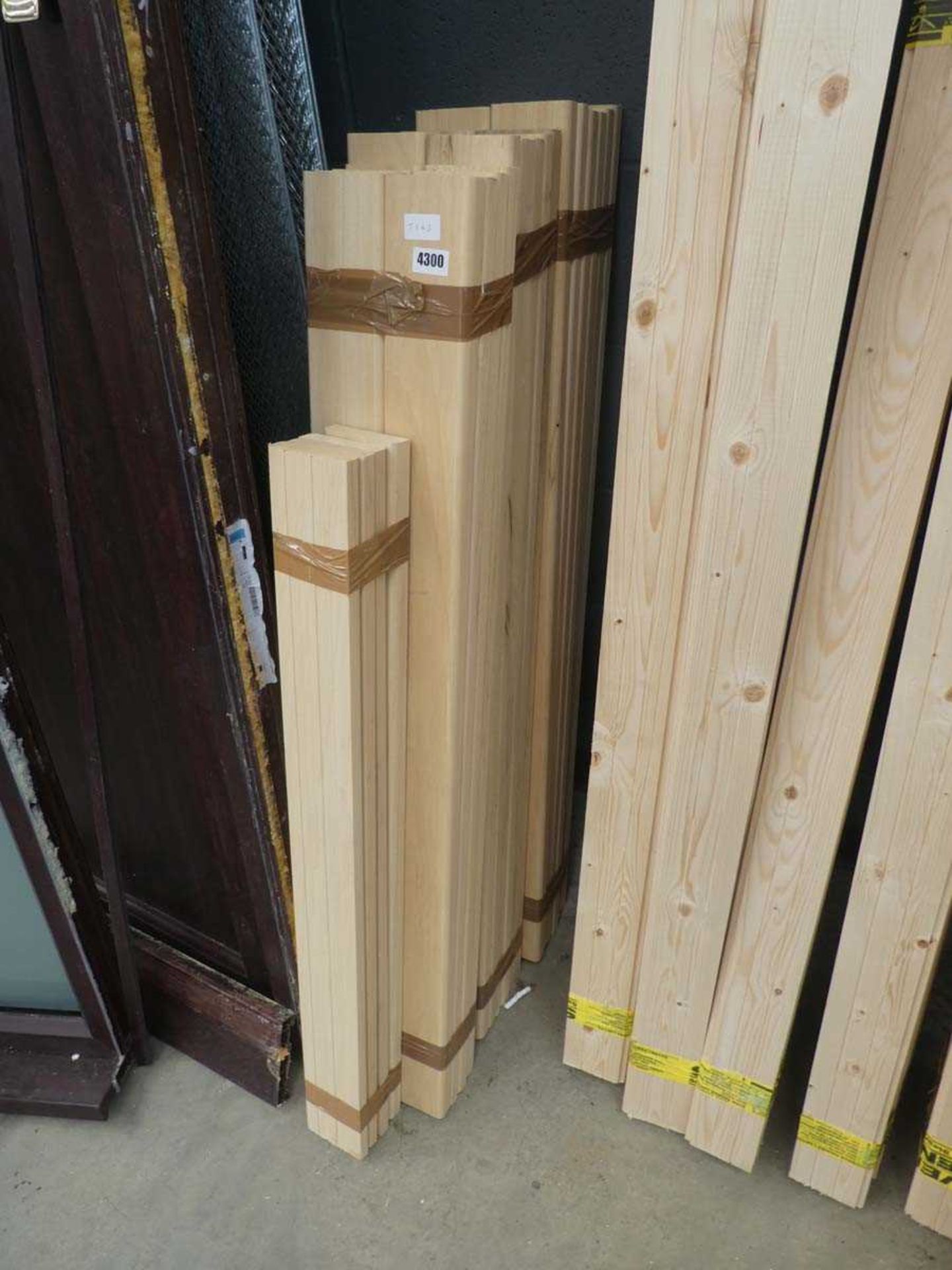 Quantity of short lengths of timber