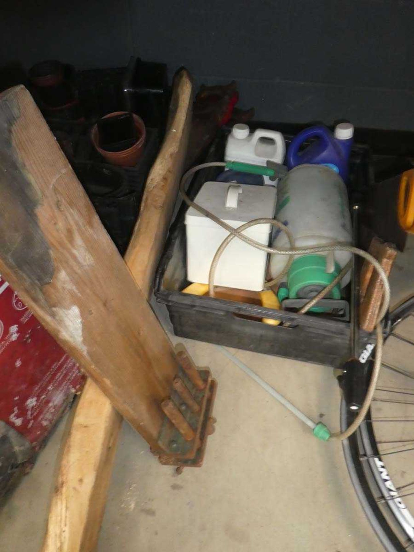 Half underbay of water heater, wooden shelf, vice, plant pots, tools, - Image 4 of 4