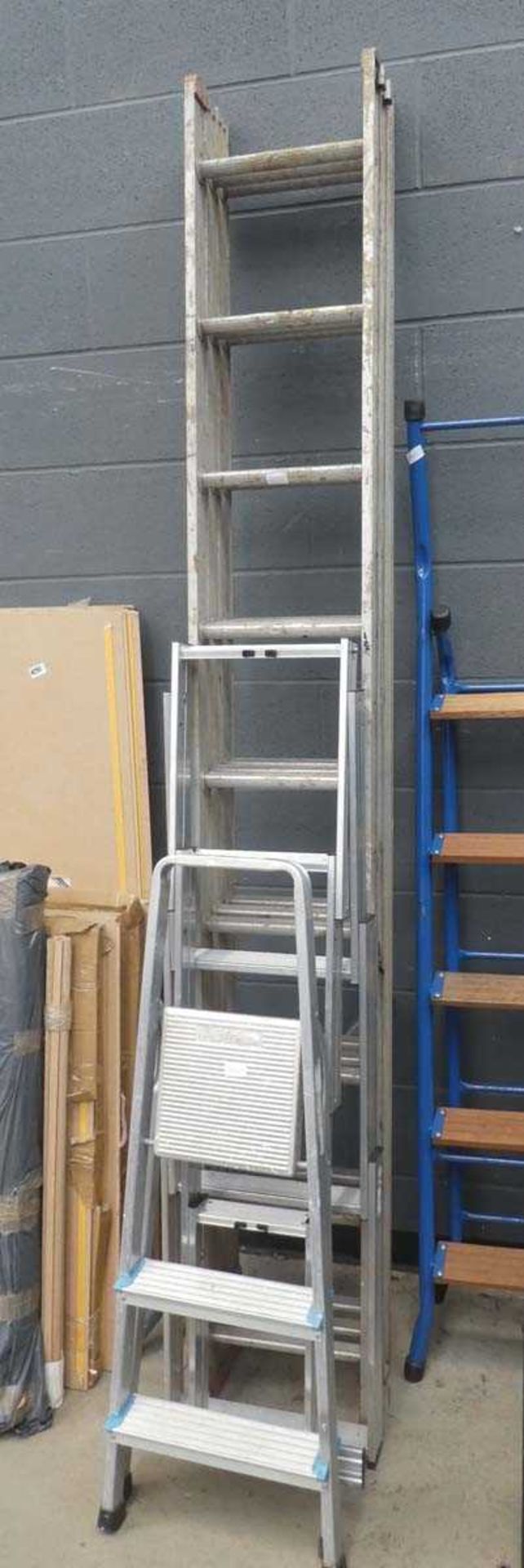 3-section aluminium ladder and 2 stepladders