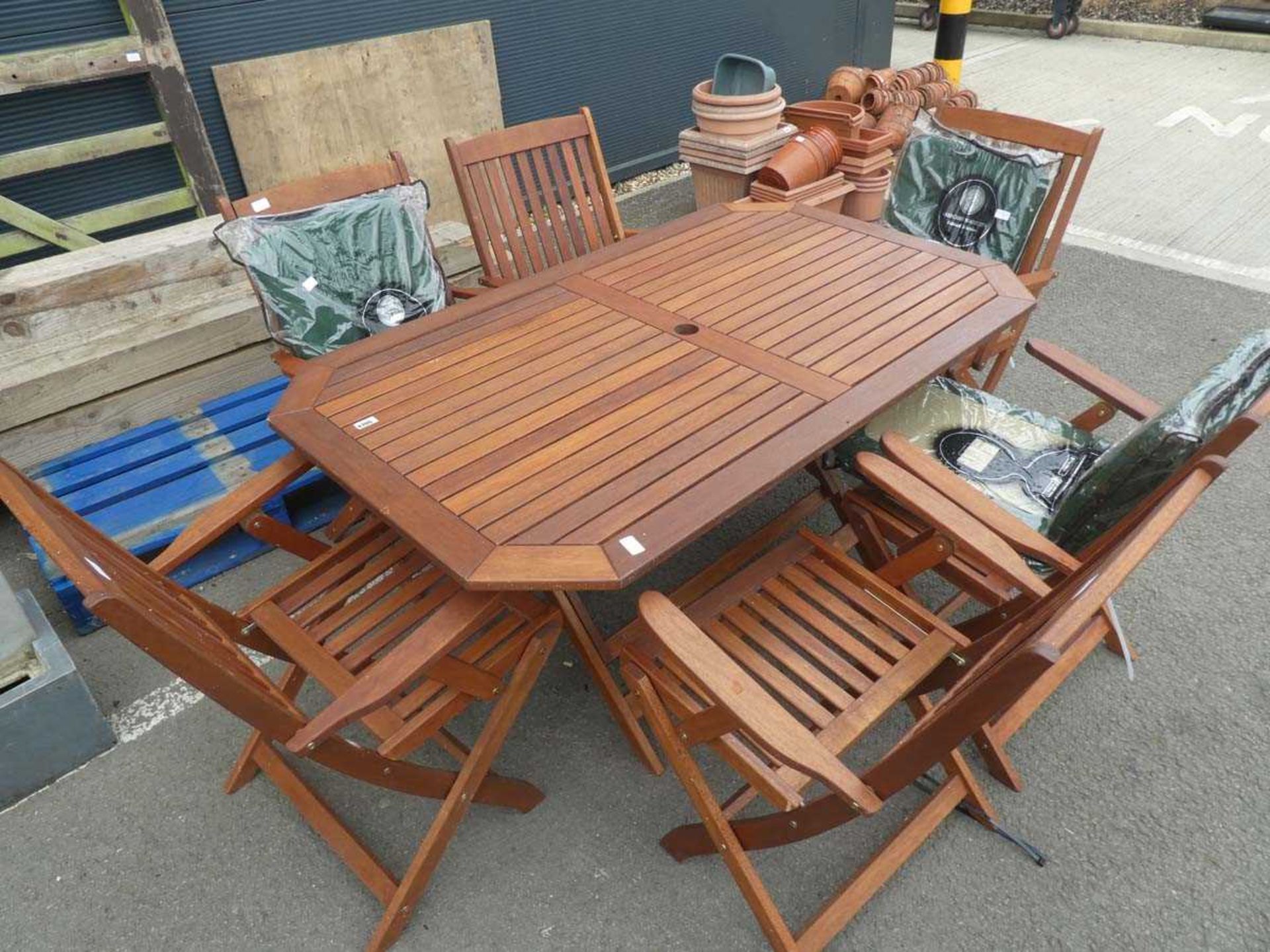Rectangular wooden foldup garden table and 6 chairs