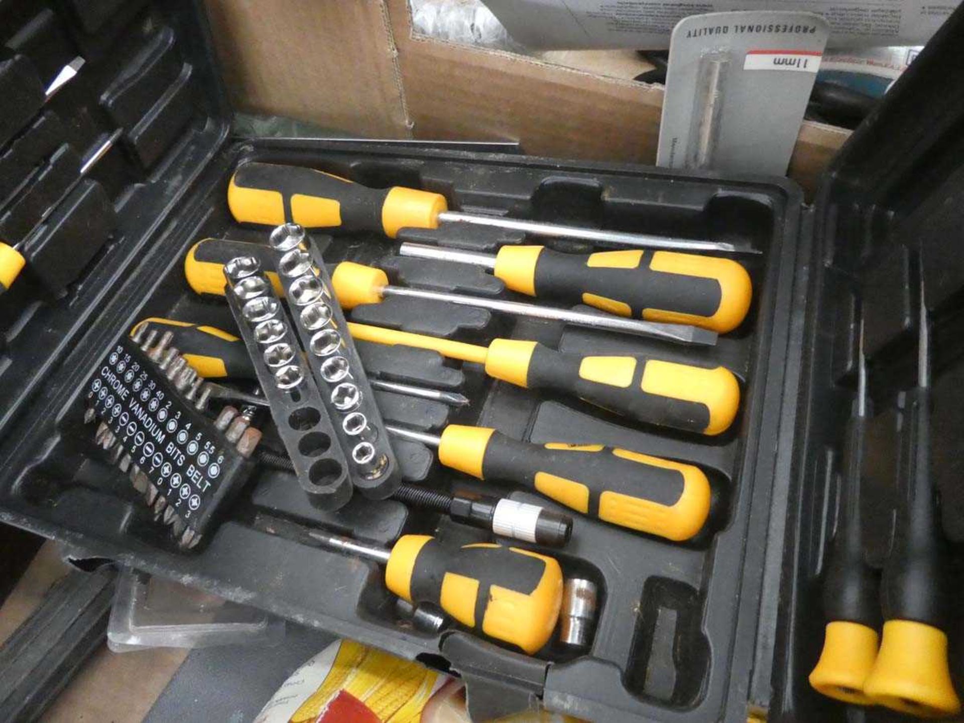 Box containing a large quantity of assorted tools to include screwdrivers, saws, grinding/cutting - Image 2 of 2
