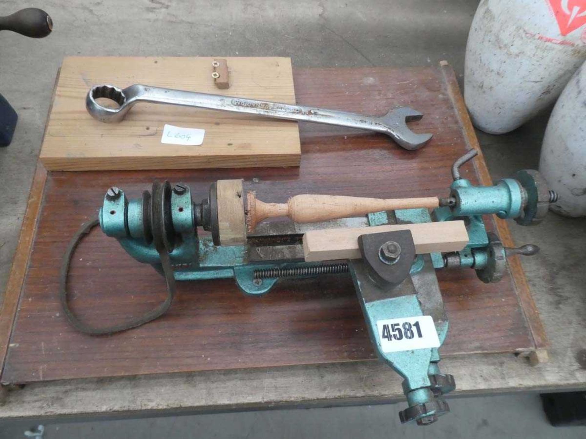 Small mini woodworking lathe