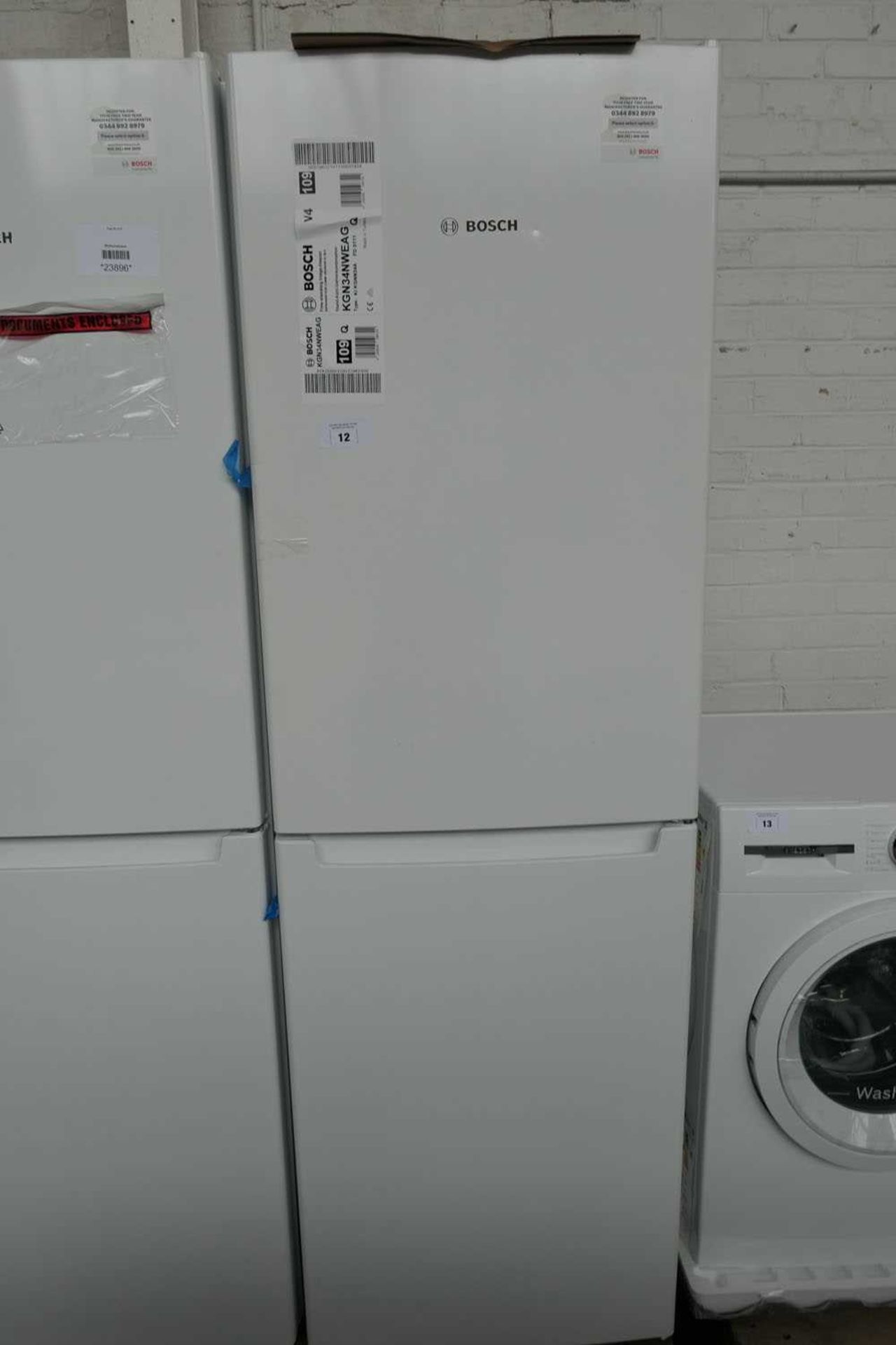 +VAT KGN34NWEAGB Bosch Free-standing fridge-freezer