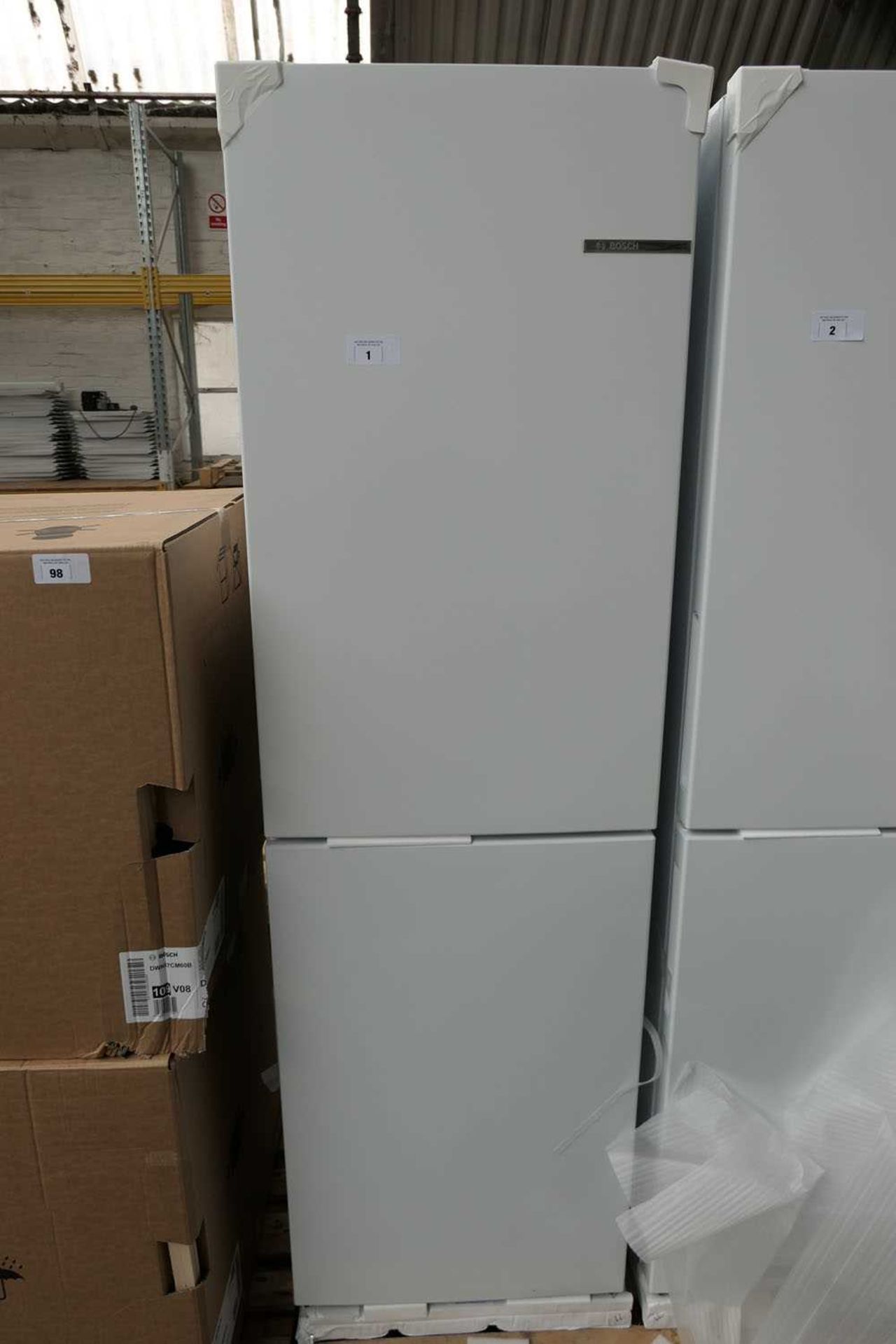 +VAT KGN27NWFAGB Bosch Free-standing fridge-freezer