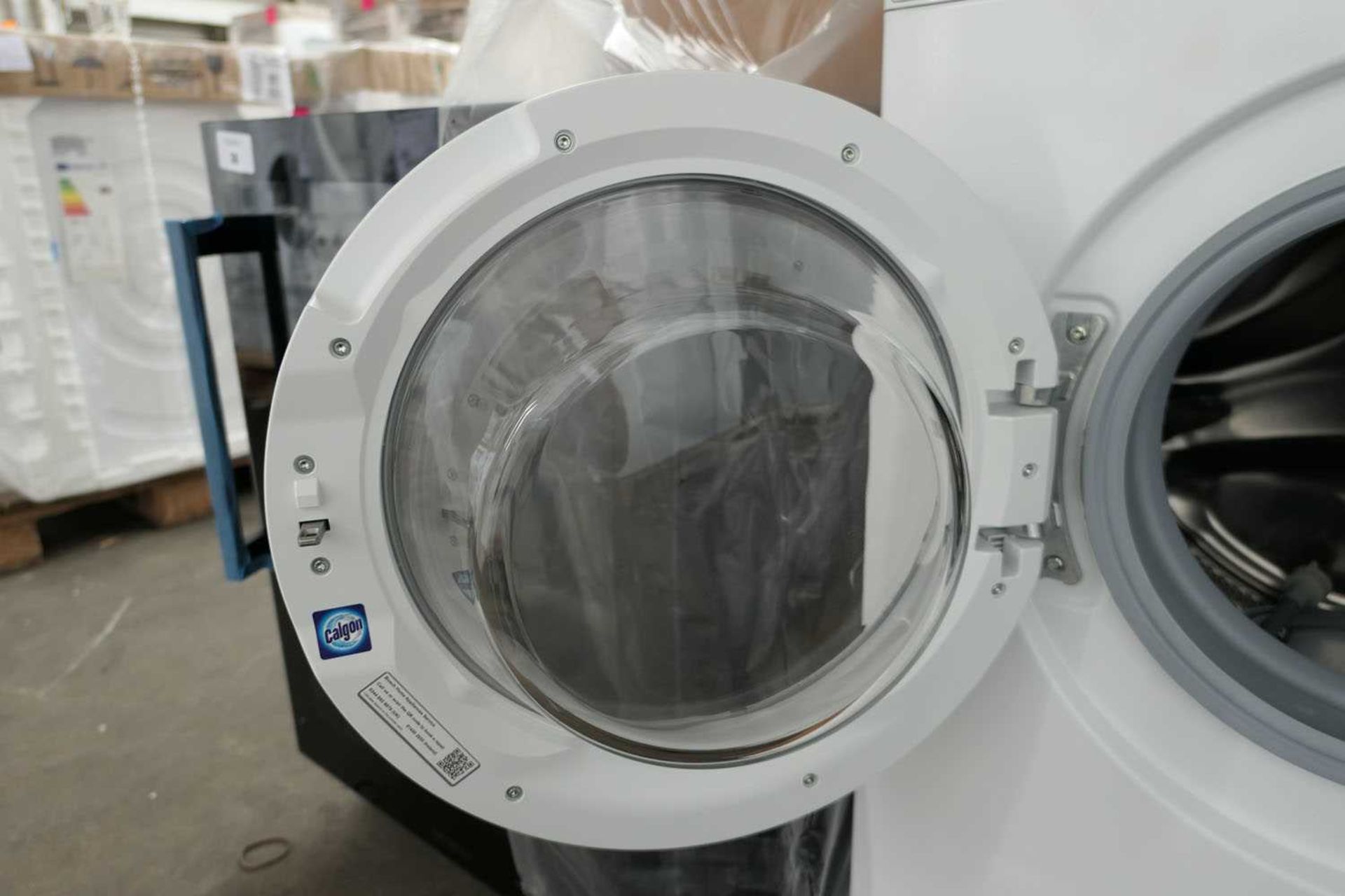 +VAT WAJ28008GBB Bosch Washing machine - Image 2 of 3