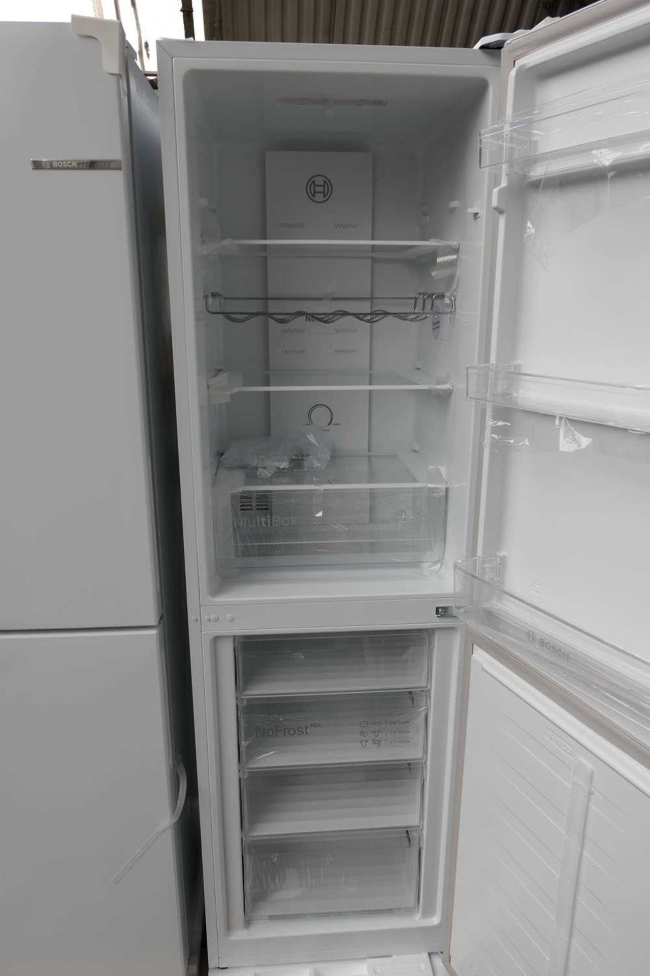 +VAT KGN27NWFAGB Bosch Free-standing fridge-freezer - Image 3 of 3