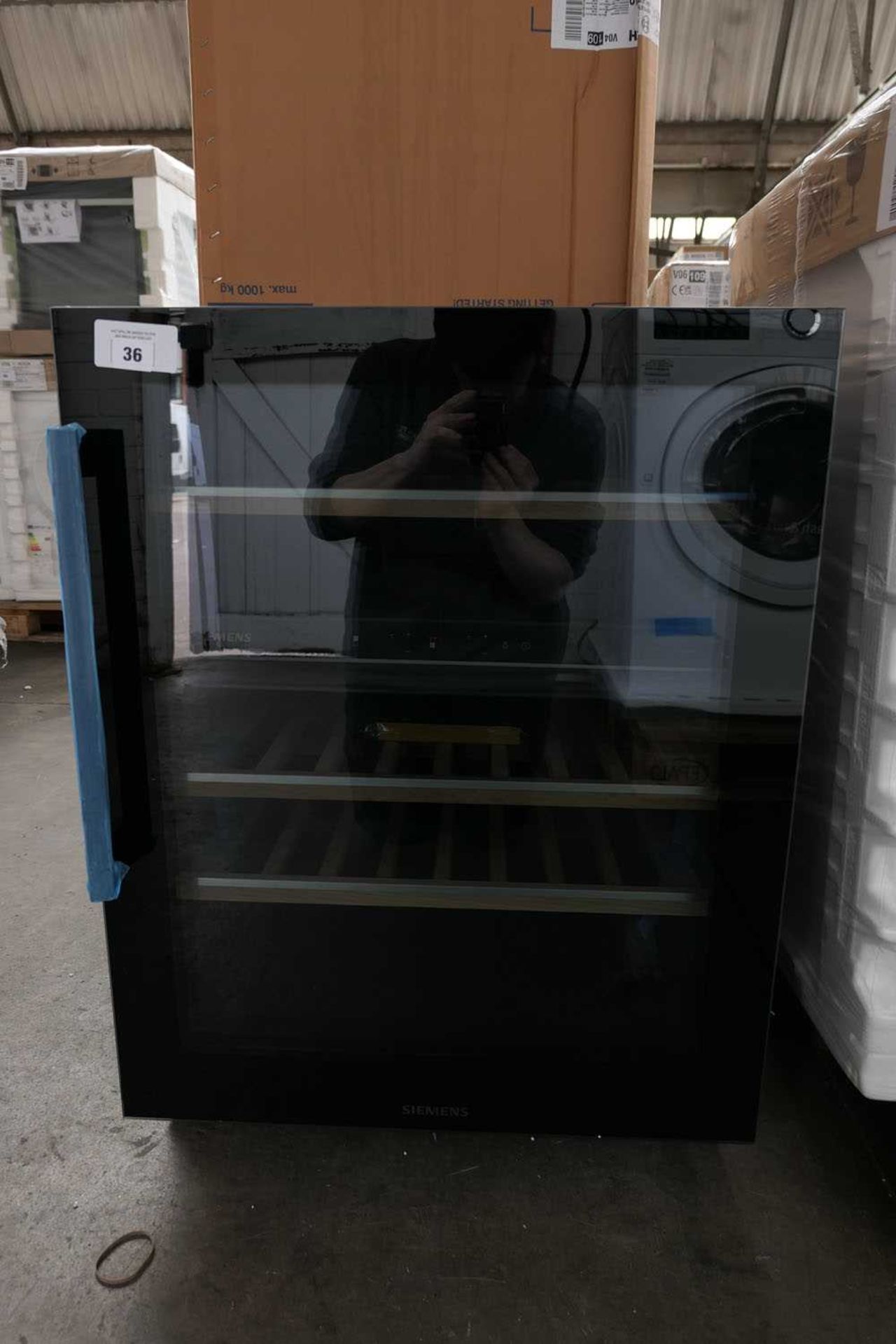 +VAT KU21WAHG0GB Siemens Wine storage cabinet