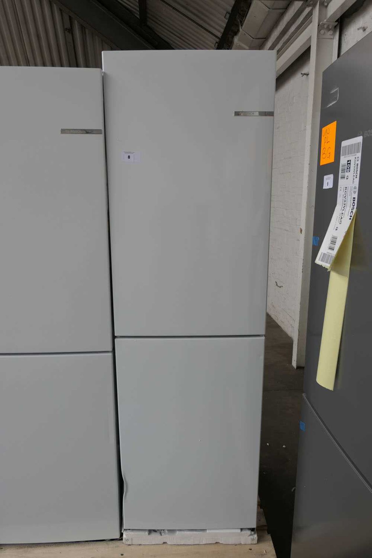 +VAT KGN27NWFAGB Bosch Free-standing fridge-freezer