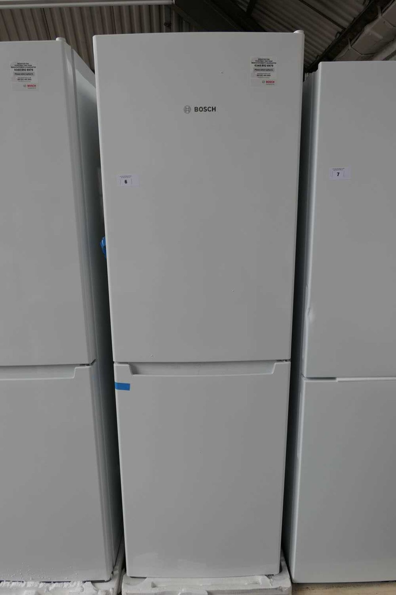 +VAT KGN34NWEAGB Bosch Free-standing fridge-freezer