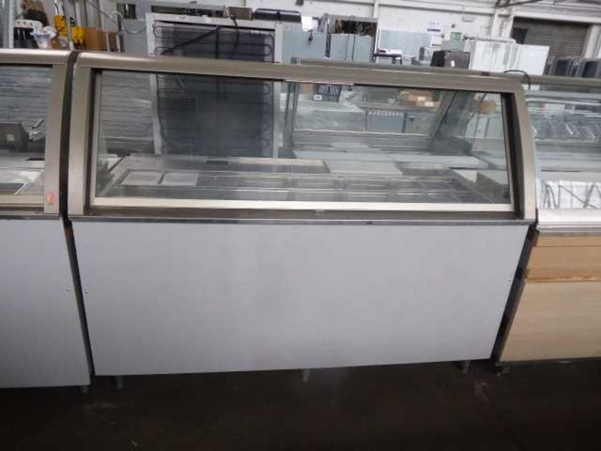 188cm H&K refrigerated display counter/ servery with closing lid system