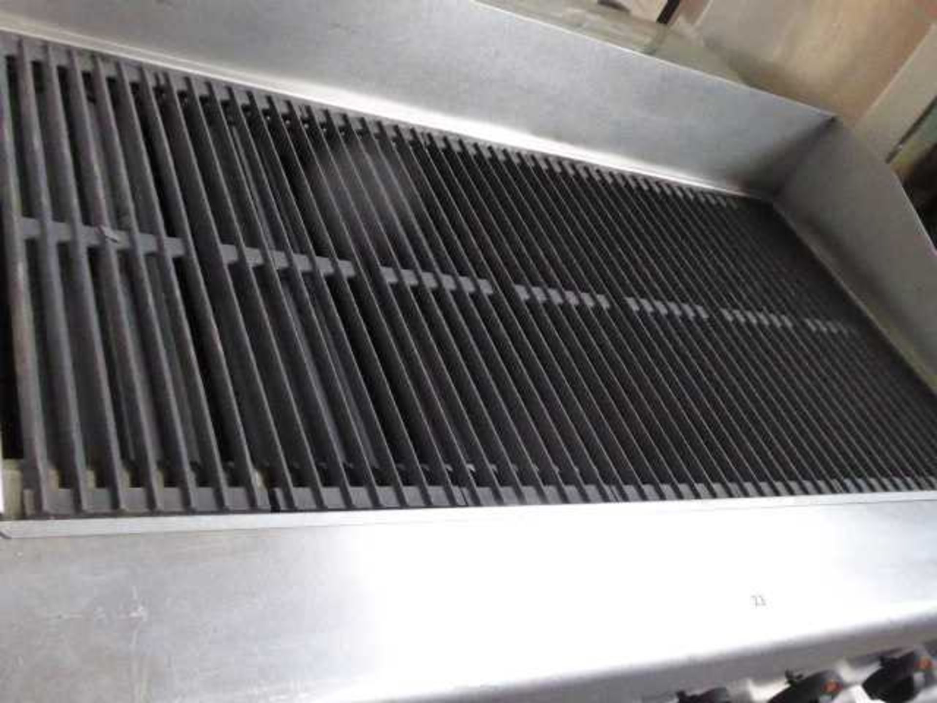 120cm gas Lincat 7 burner chargrill on stand - Image 2 of 2