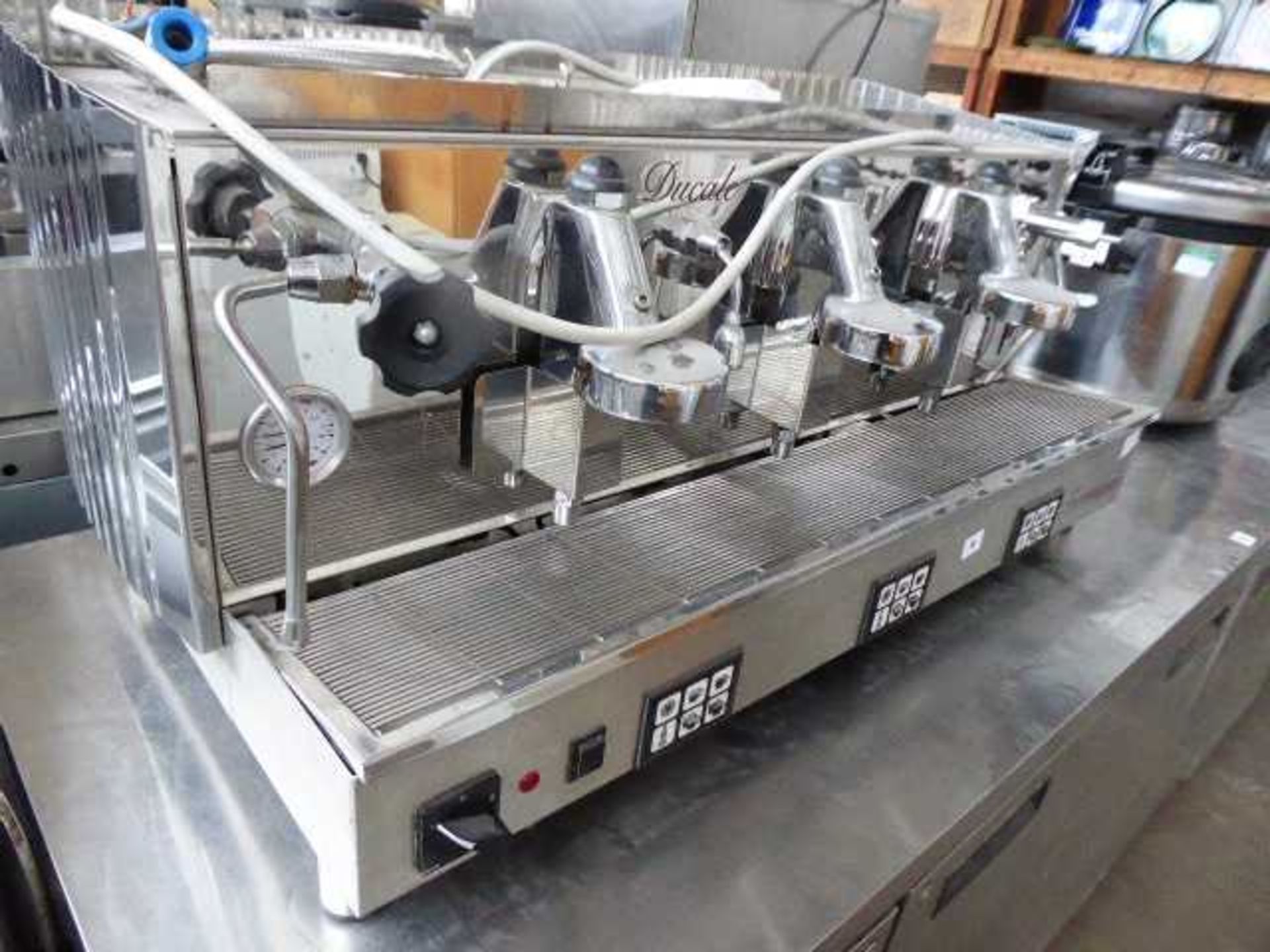 98cm Fiorenzato Ducale 3 station barista type coffee machine, with 3 group heads - Image 2 of 2