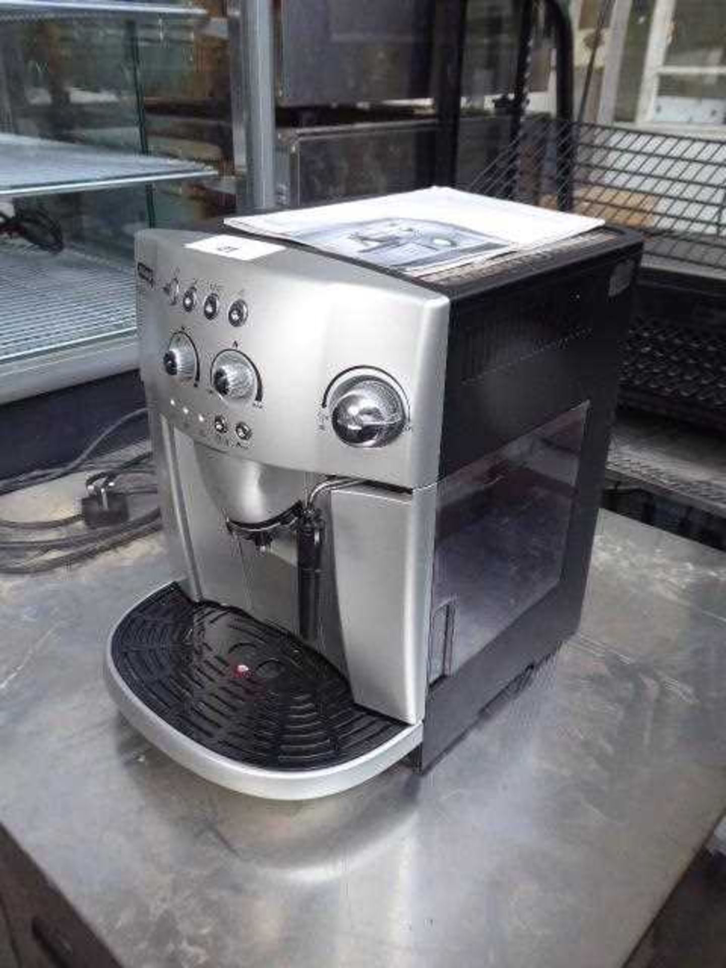 +VAT De'Longhi Magnifica coffee machine