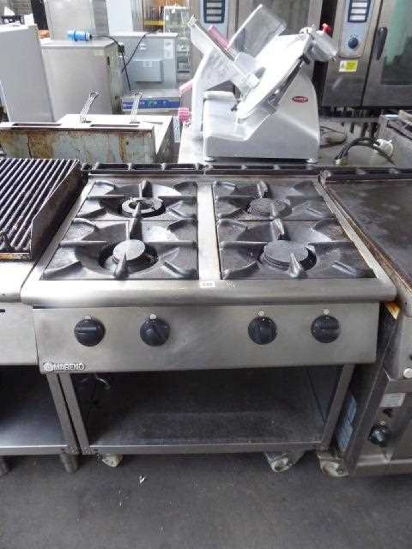 80cm gas Mareno 4-ring stove on mobile stand