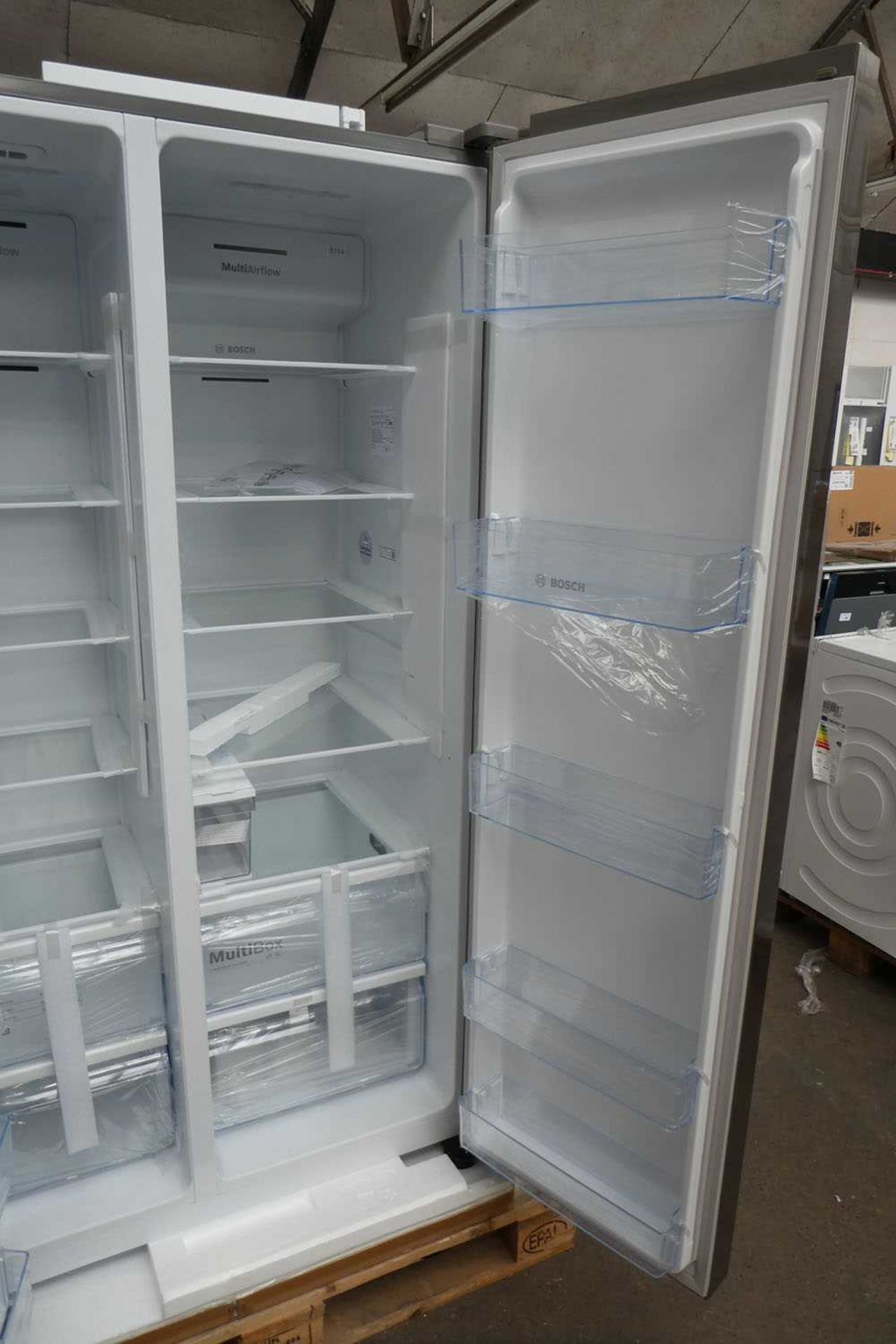 +VAT KAI93VIFPGB Bosch Side-by-side fridge-freezer - Image 3 of 3