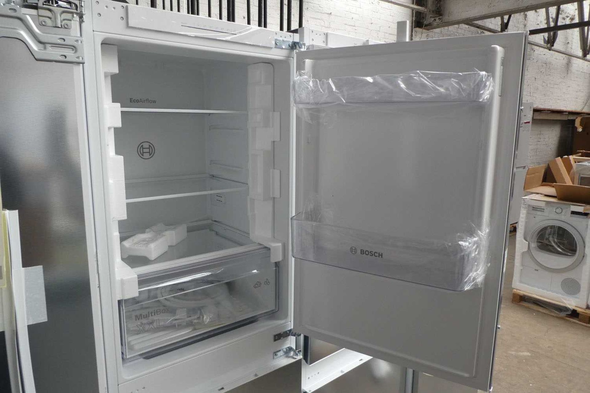 +VAT KIN85NSF0GB Bosch Built-in fridge-freezer combination - Image 2 of 3