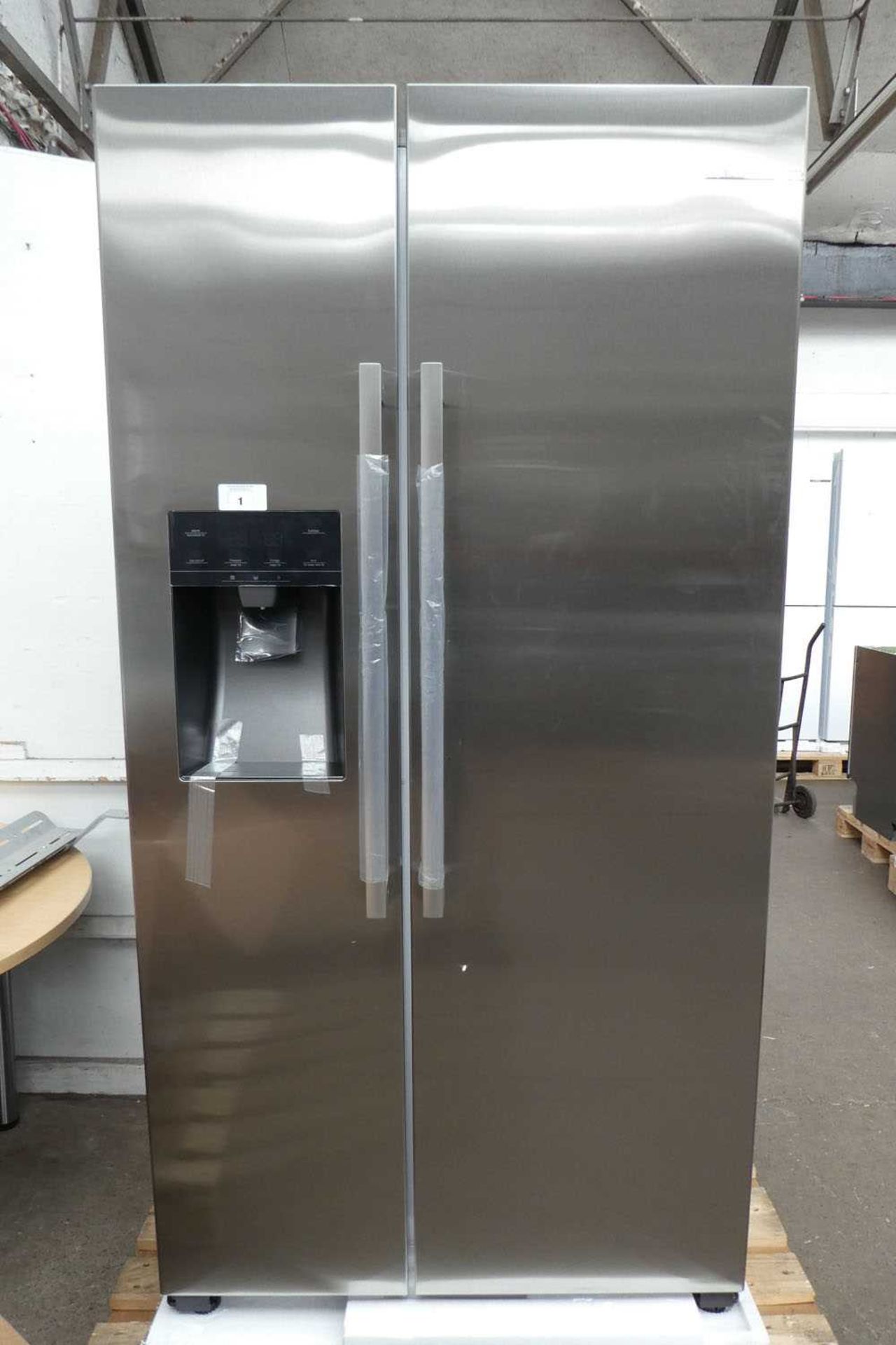 +VAT KAI93VIFPGB Bosch Side-by-side fridge-freezer