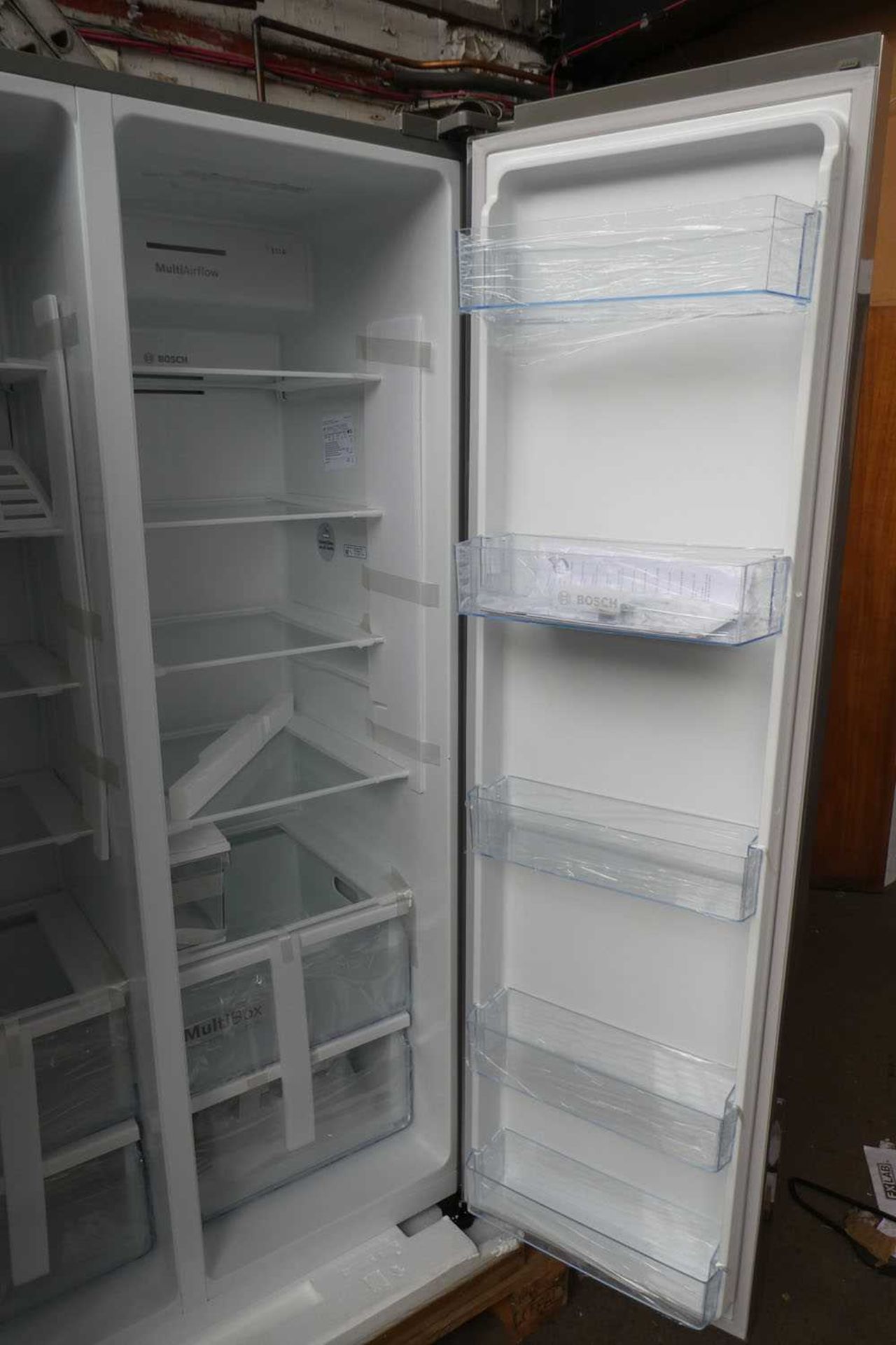 +VAT KAI93VIFPGB Bosch Side-by-side fridge-freezer - Image 2 of 3